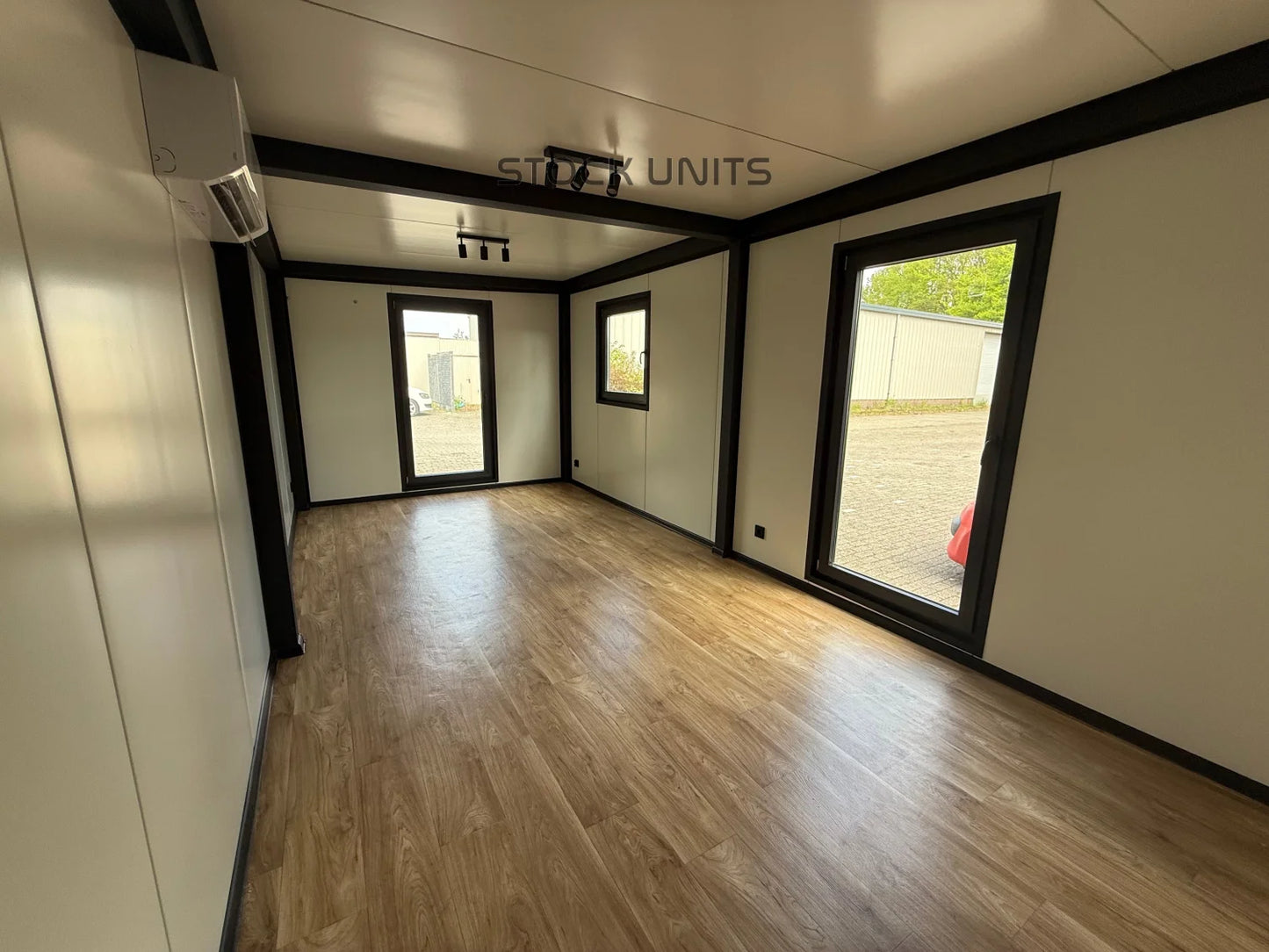 Containerwoning 13x3,2m 42m2 - 1 slaapkamer
