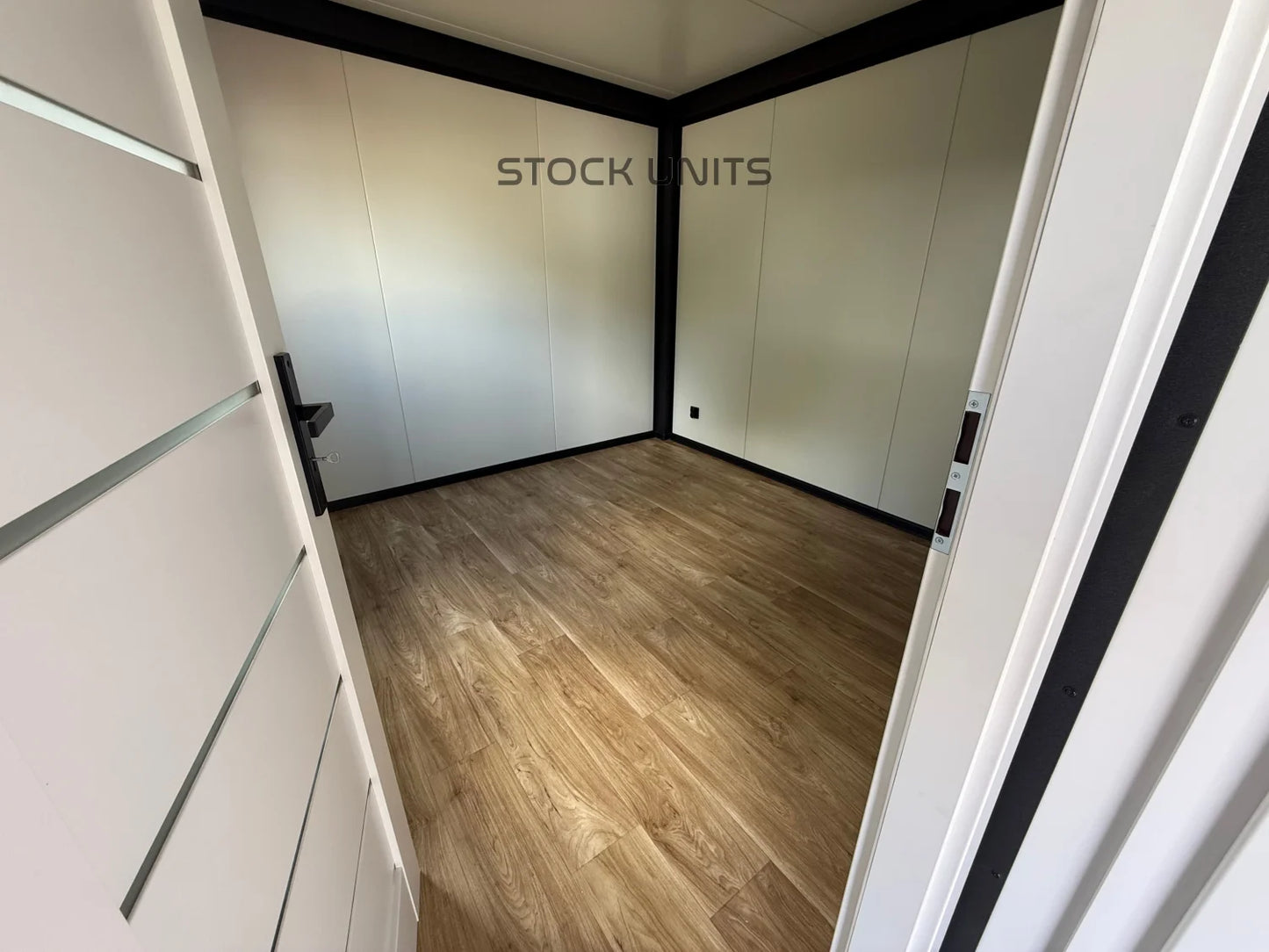 Containerwoning 13x3,2m 42m2 - 1 slaapkamer