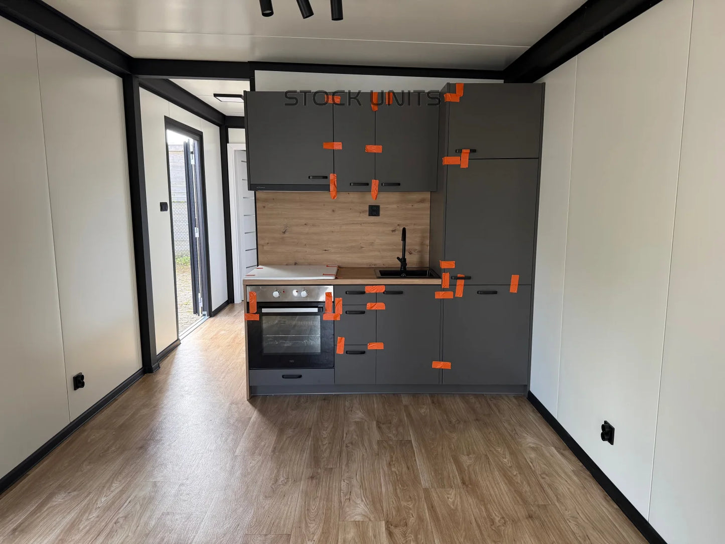 Containerwoning 13x3,2m 42m2 - 1 slaapkamer