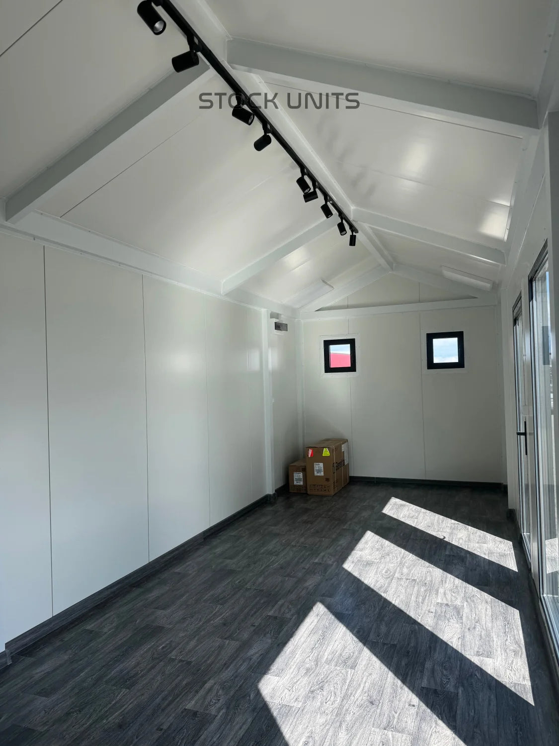 Kantoorunit met Puntdak 26m2 8x3,2m