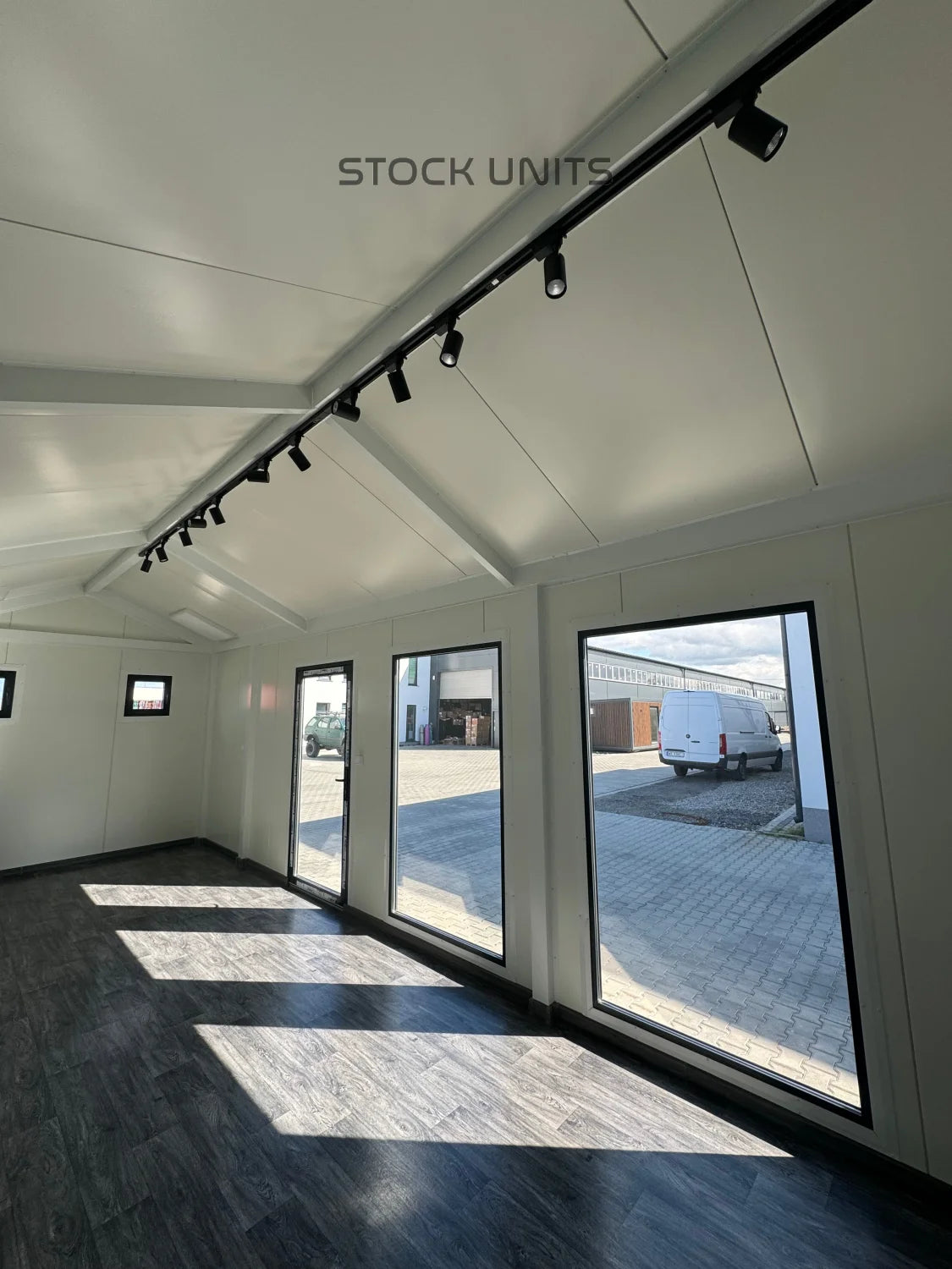 Kantoorunit met Puntdak 26m2 8x3,2m
