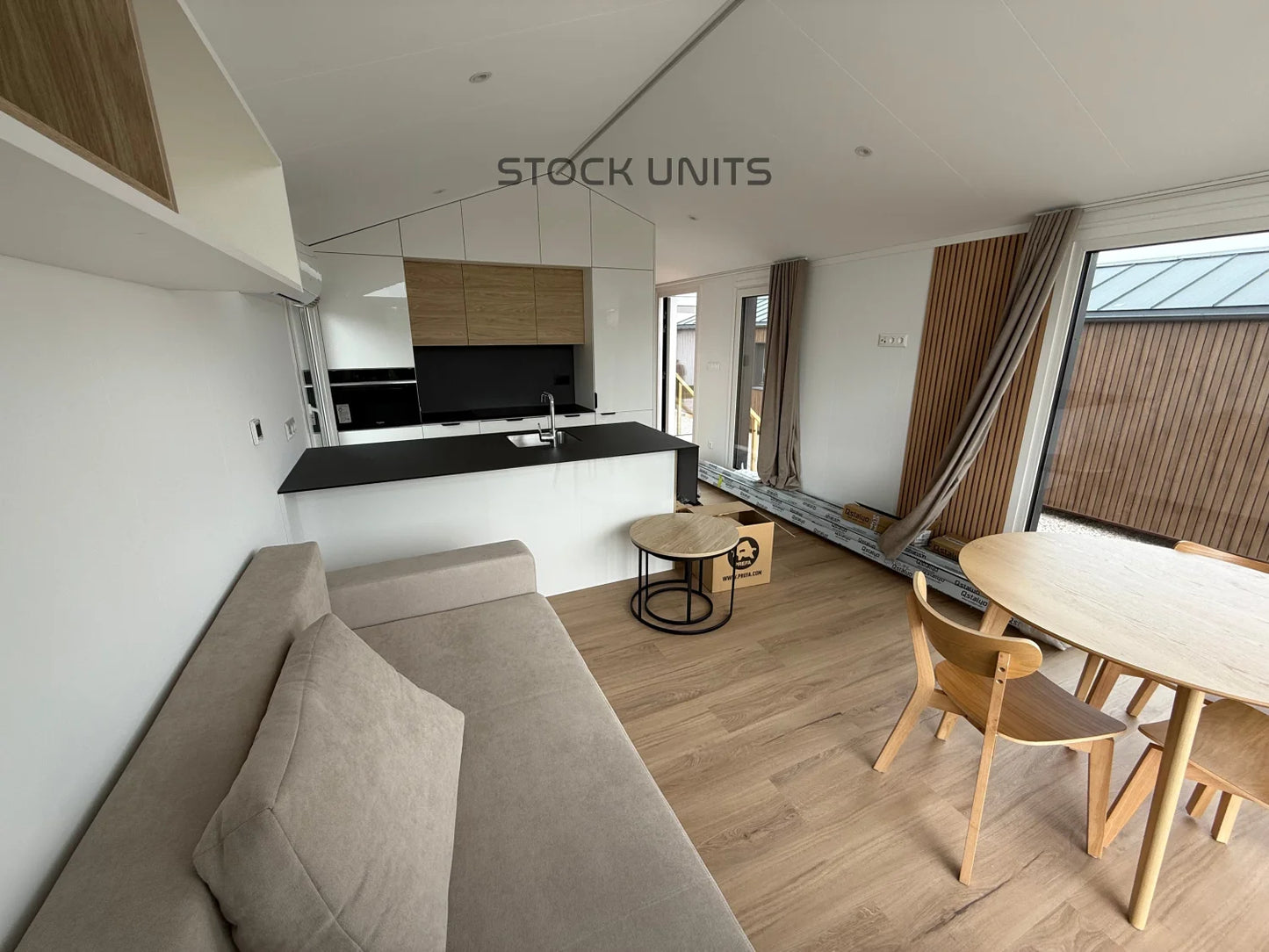Tiny House “Onyx XL” – 57 m² Luxe Designwoning op Wielen met 2 Slaapkamers