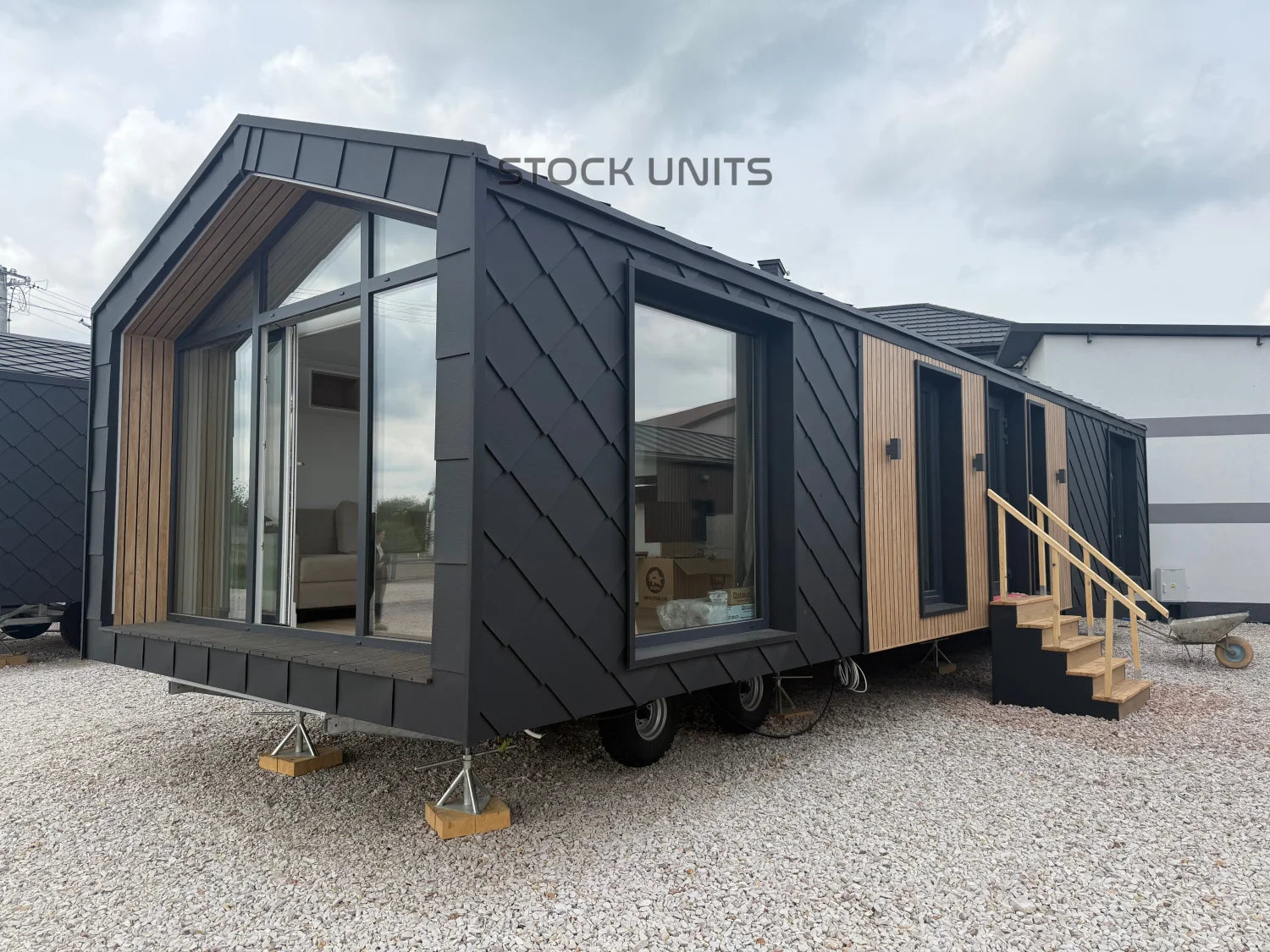 Tiny House “Onyx XL” – 57 m² Luxe Designwoning op Wielen met 2 Slaapkamers