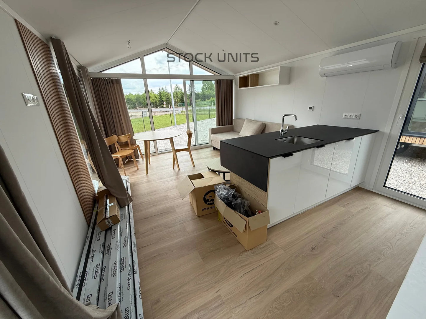 Tiny House “Onyx XL” – 57 m² Luxe Designwoning op Wielen met 2 Slaapkamers