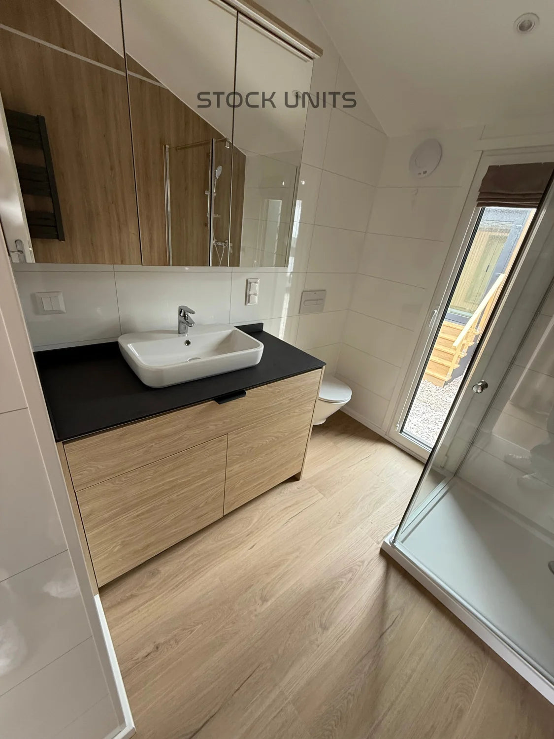 Tiny House “Onyx XL” – 57 m² Luxe Designwoning op Wielen met 2 Slaapkamers