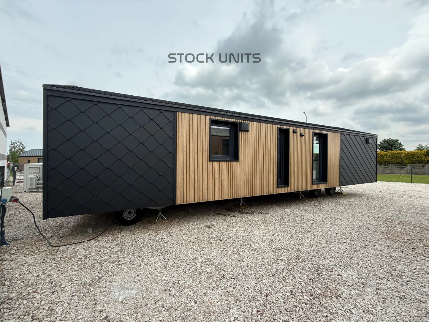 Tiny House “Onyx XL” – 57 m² Luxe Designwoning op Wielen met 2 Slaapkamers