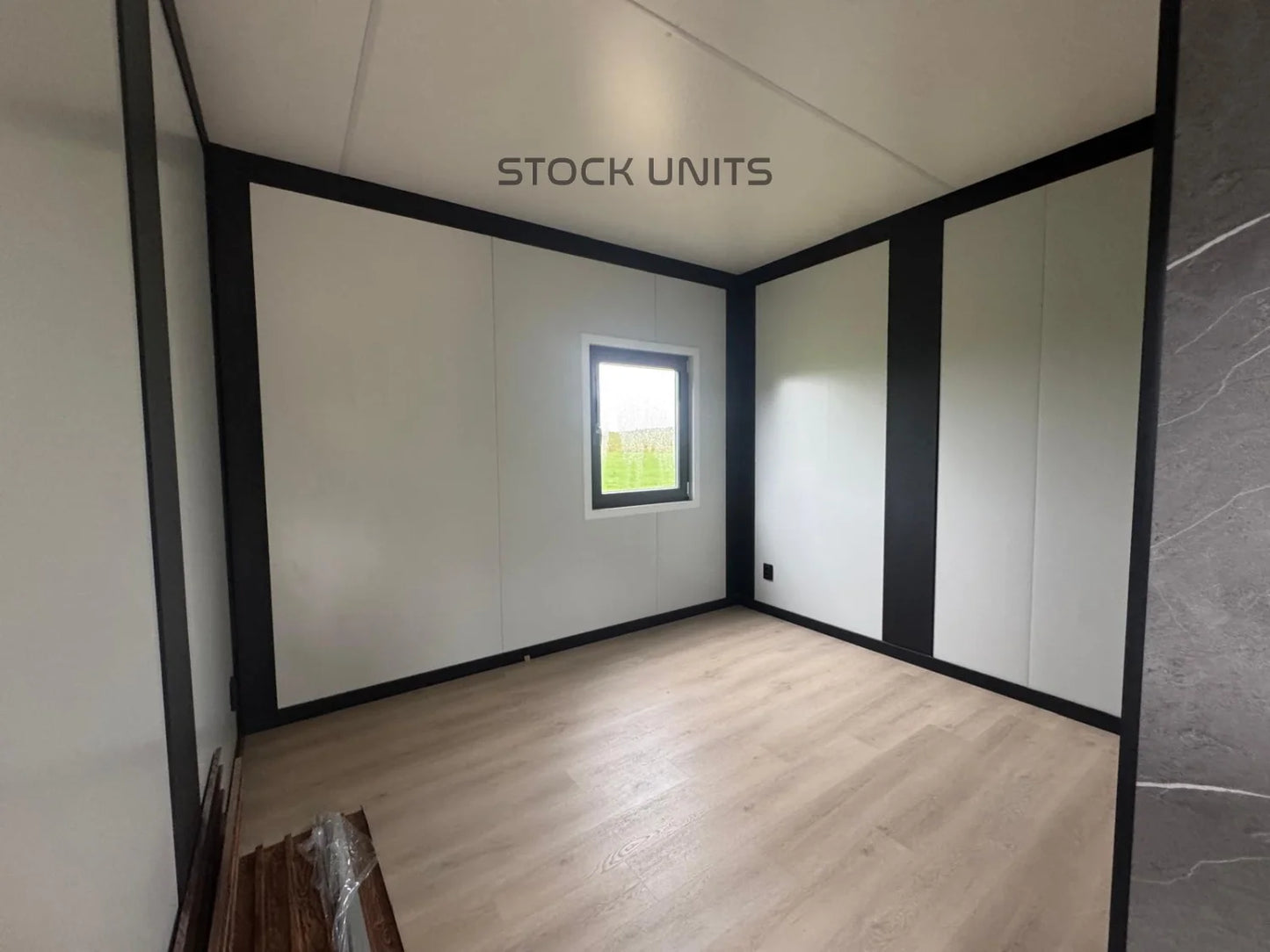 Woonunit 8x3,5m RO - Direct leverbaar