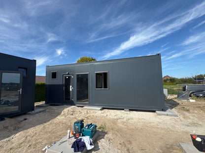 Tweedehands woonunit 26m² (8x3,2m) - 1 slaapkamer (rechts) - RO