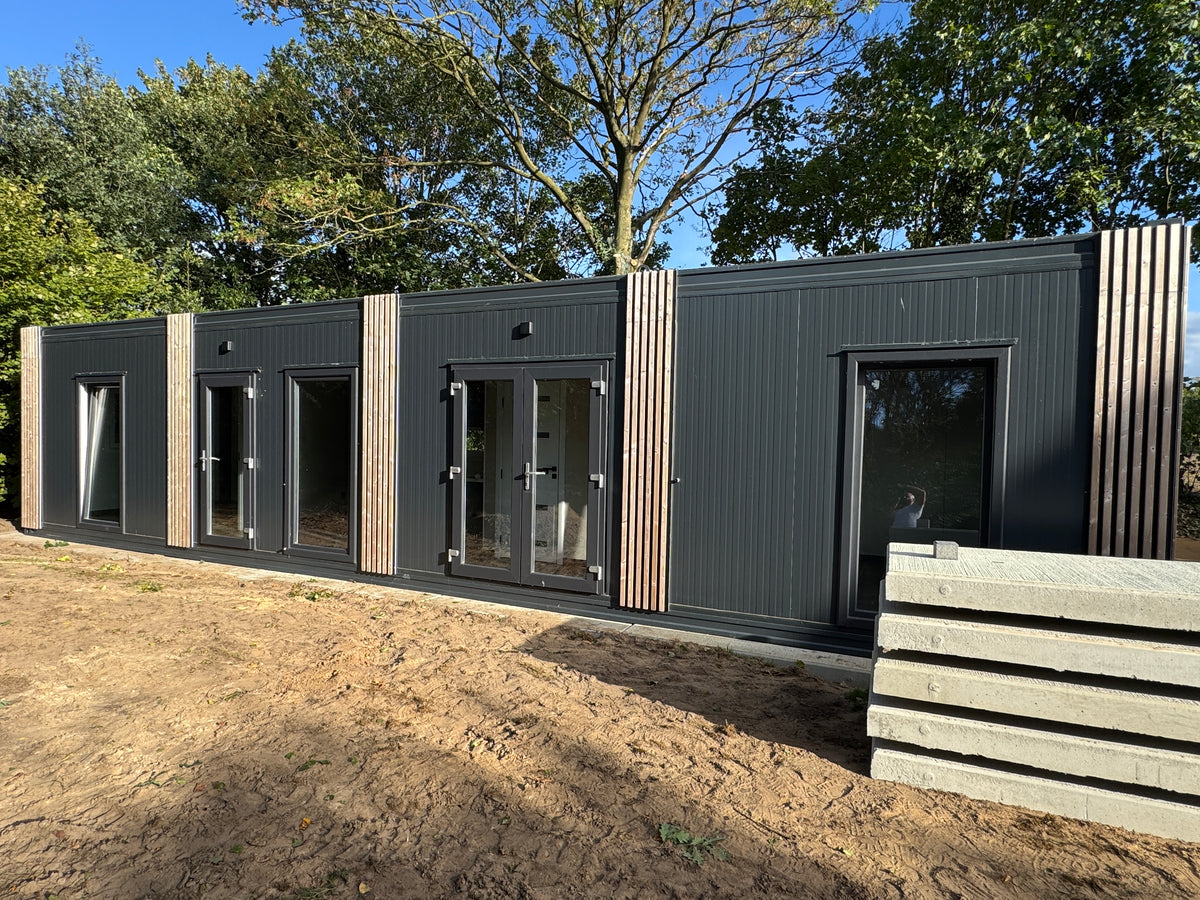 Gerealiseerde woonunit van 13 × 3,2 meter in Berlicum, direct uit voorraad geleverd door Stock Units