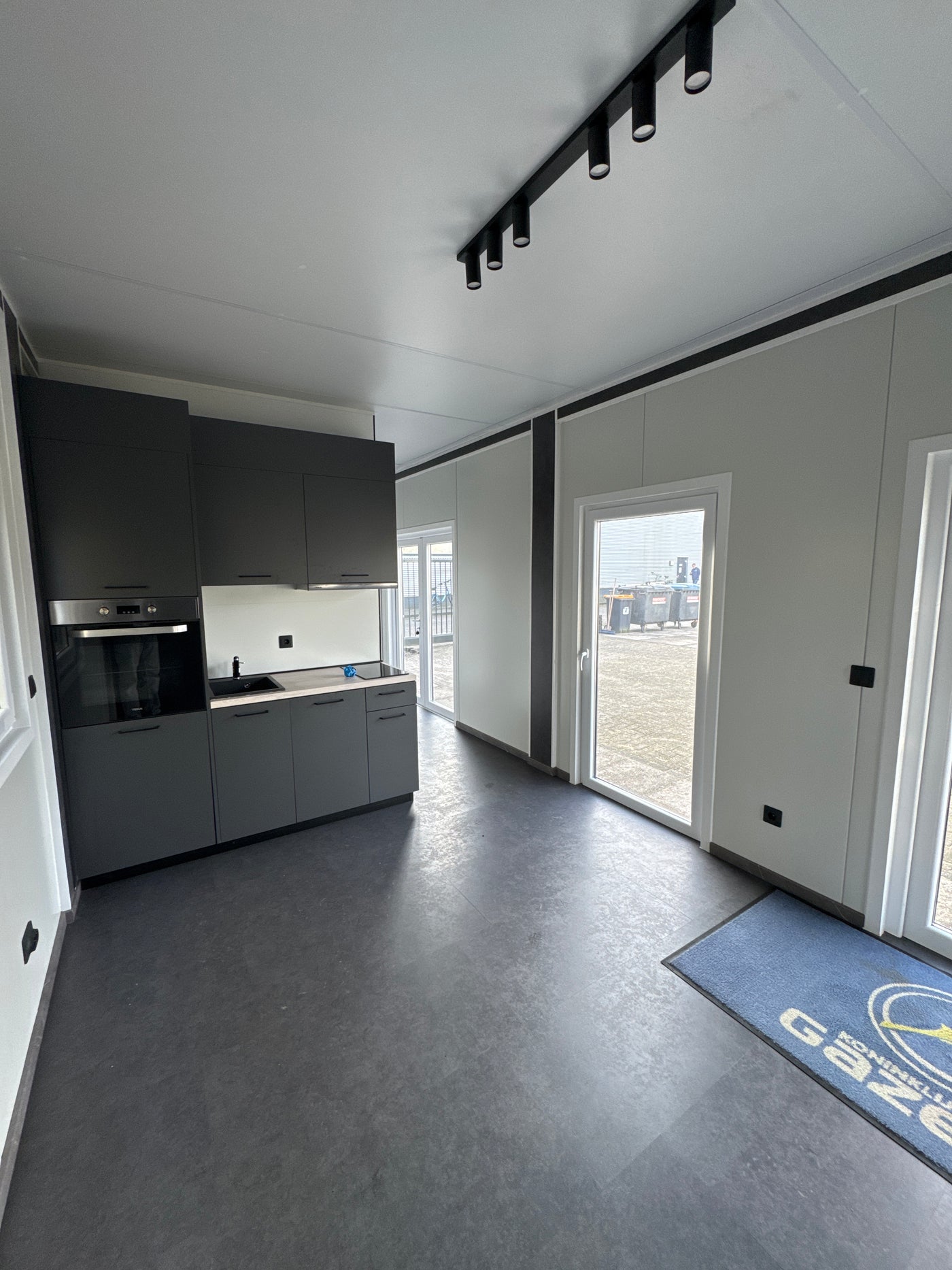 Amersfoort, tweedehands kantoorunit van 13 × 3,2 m