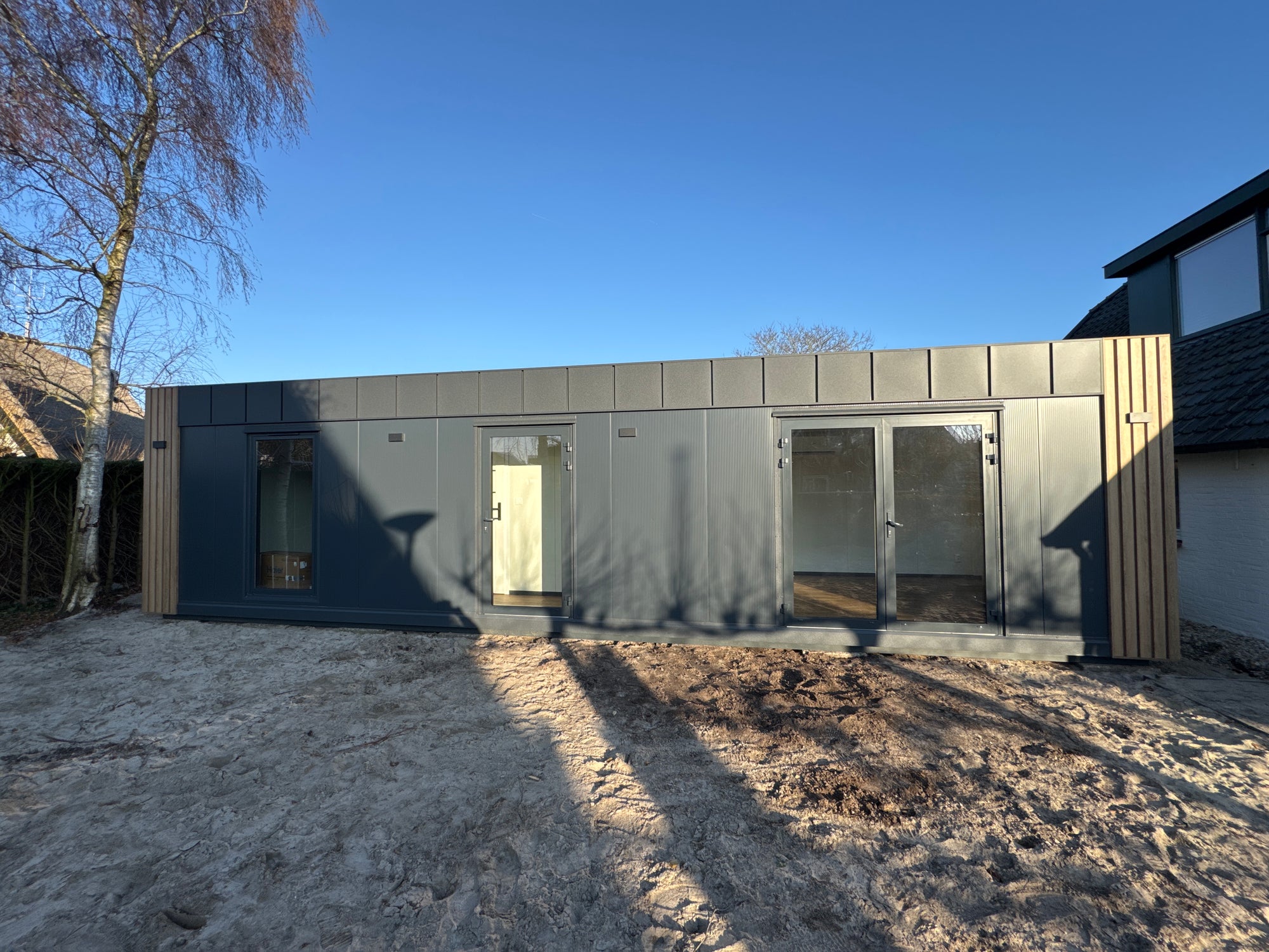 Woonunit van 11 × 3,2 meter in Wezep