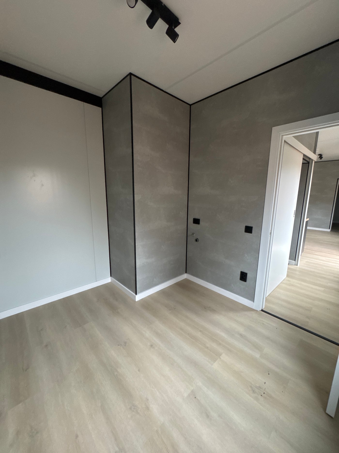 Mantelzorgwoning van 13 × 3,2 meter gerealiseerd in Prinsenbeek