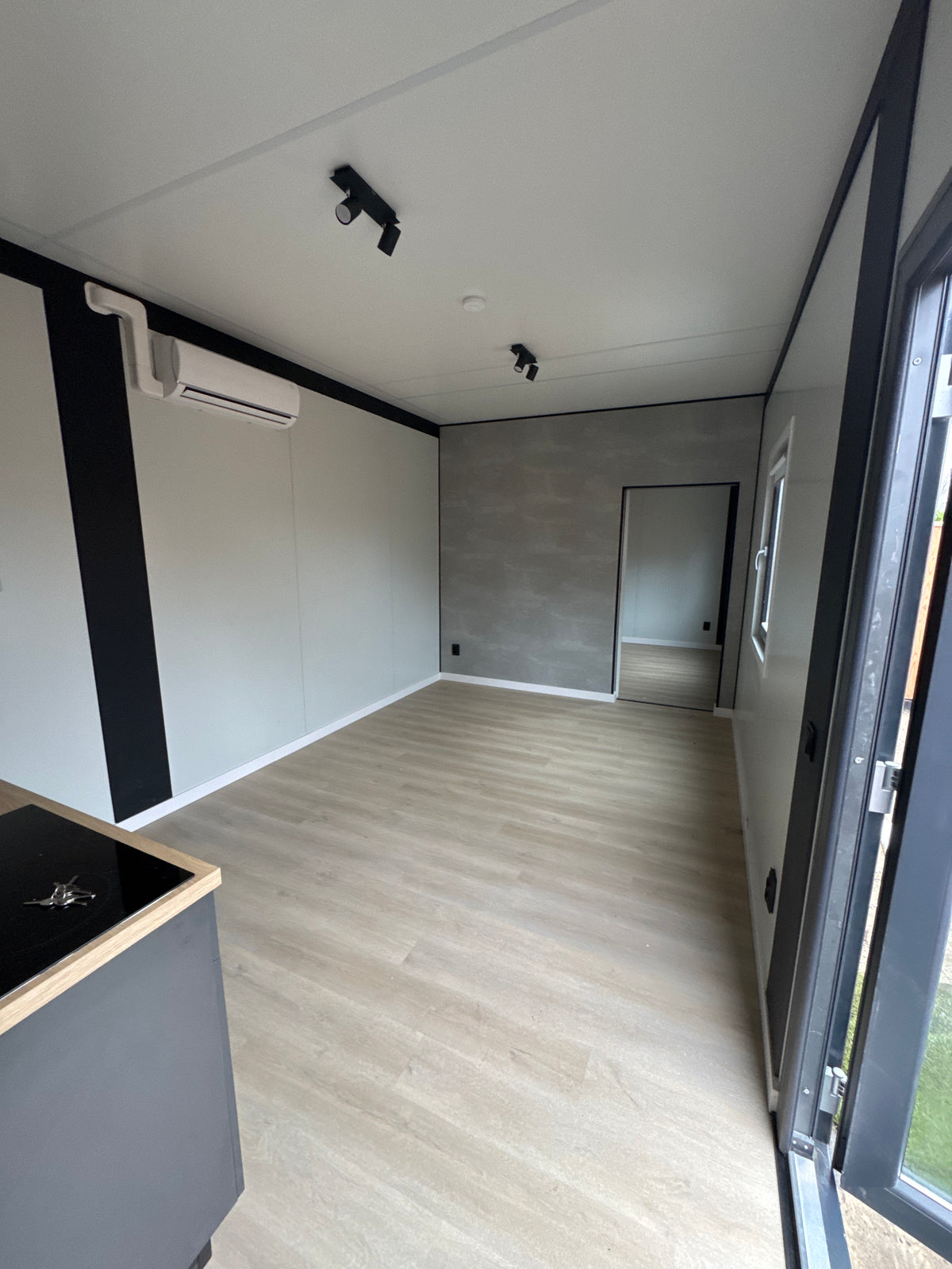 Mantelzorgwoning van 13 × 3,2 meter gerealiseerd in Prinsenbeek