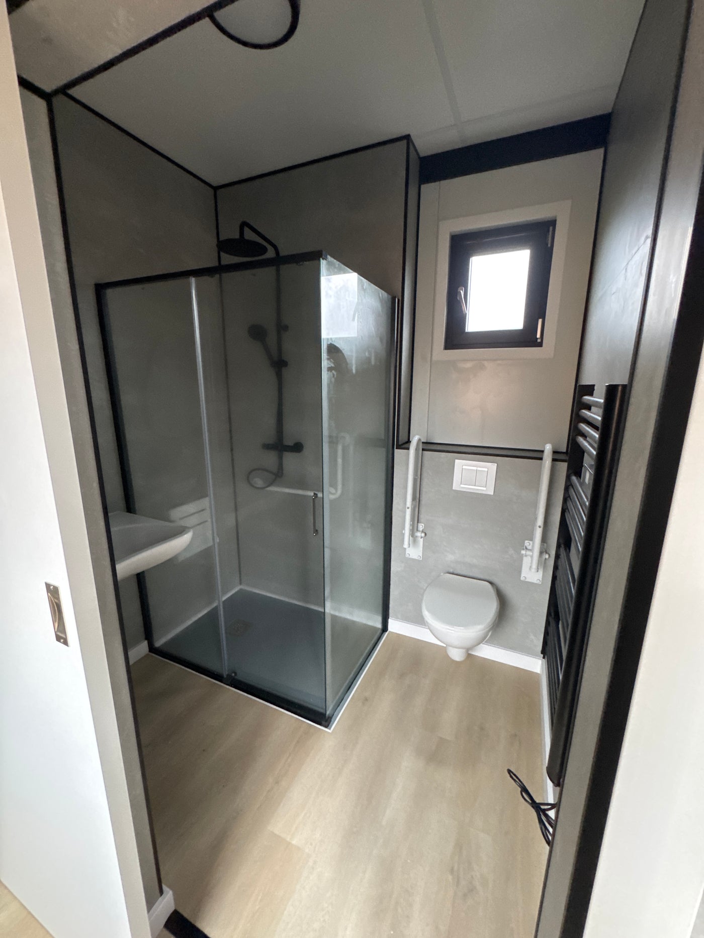 Mantelzorgwoning van 13 × 3,2 meter gerealiseerd in Prinsenbeek