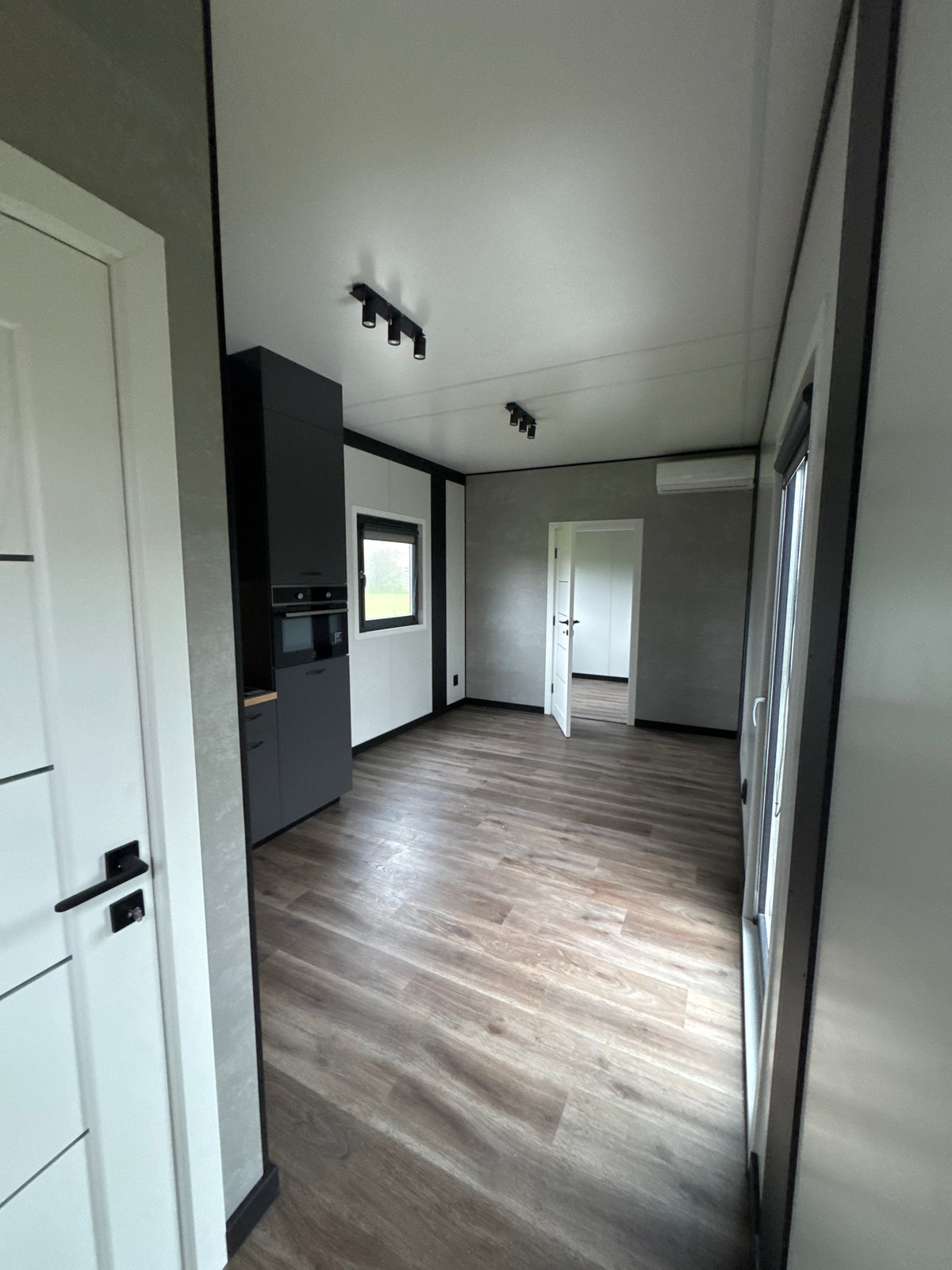 Woonunit van 13 × 3,2 meter voor zelfstandig wonen in Hippolytushoef