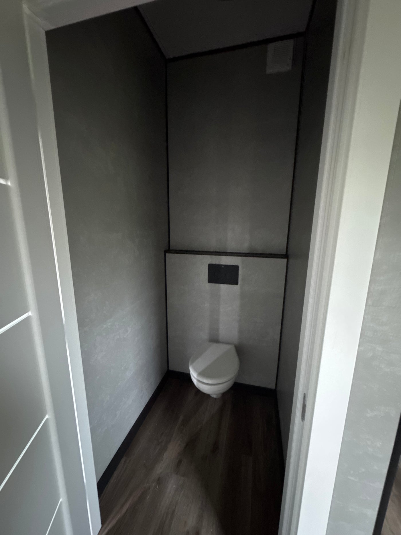 Woonunit van 13 × 3,2 meter voor zelfstandig wonen in Hippolytushoef