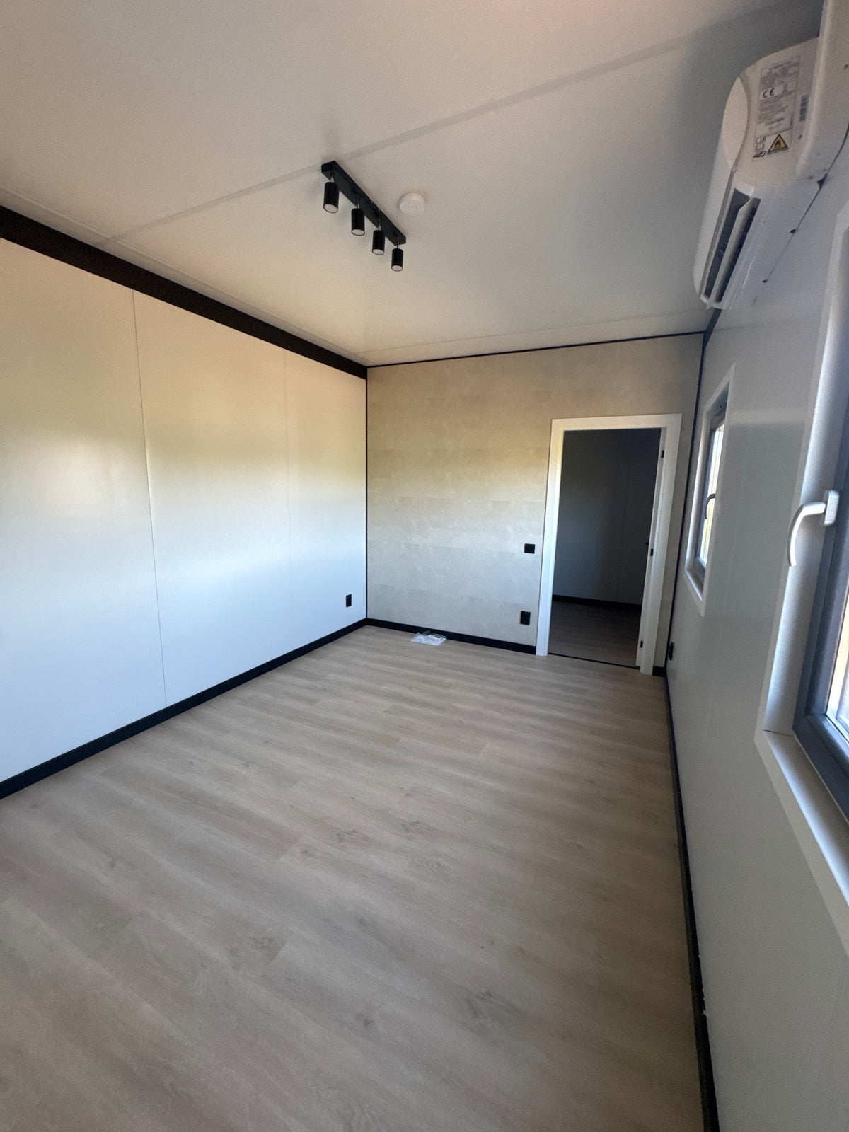 Woonunit van 9 × 3,2 meter als extra slaapruimte in Enschede