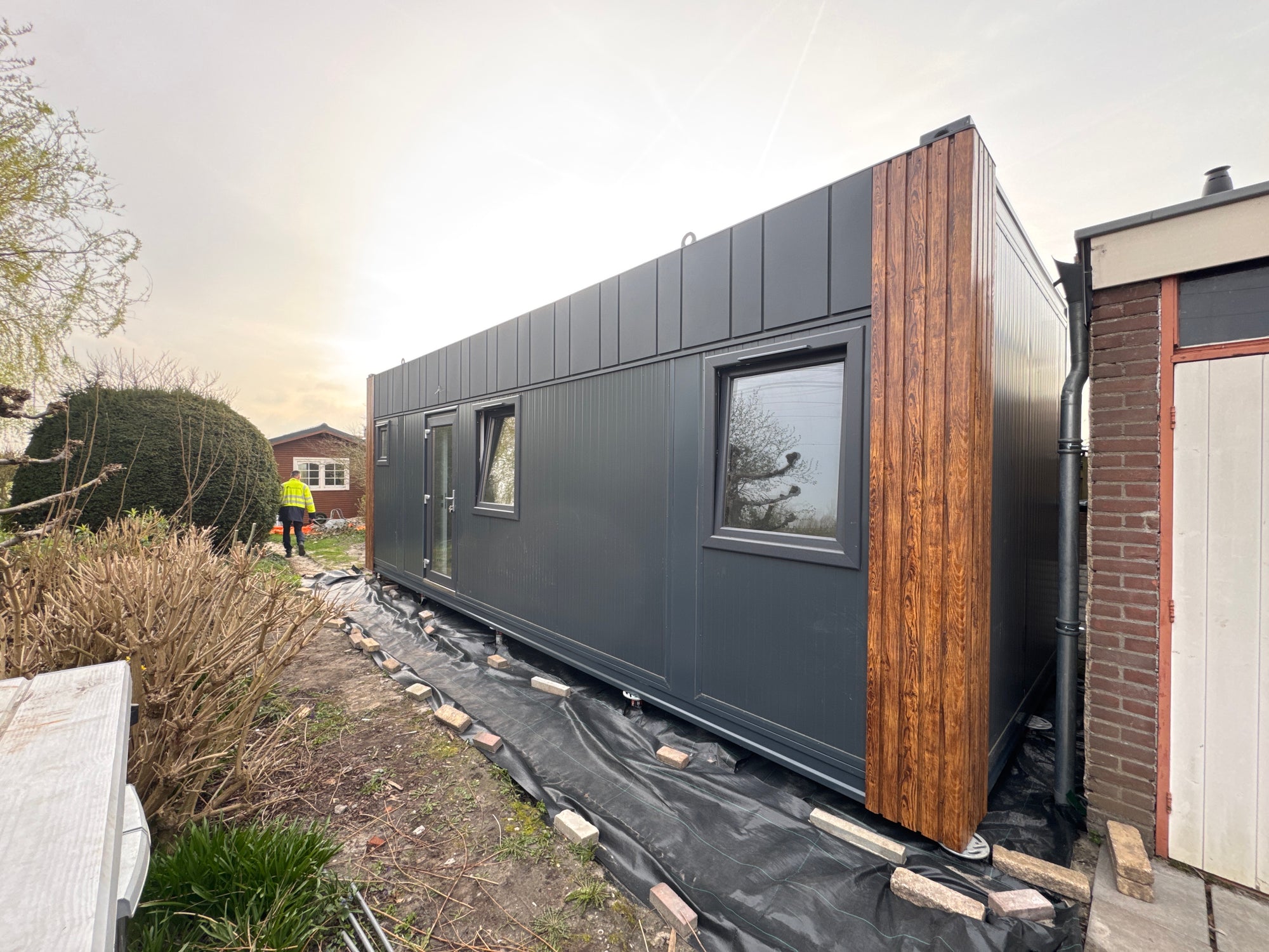 Gerealiseerde woonunit van 8 × 3,2 meter in Beinsdorp met slaapkamer, keuken en badkamer
