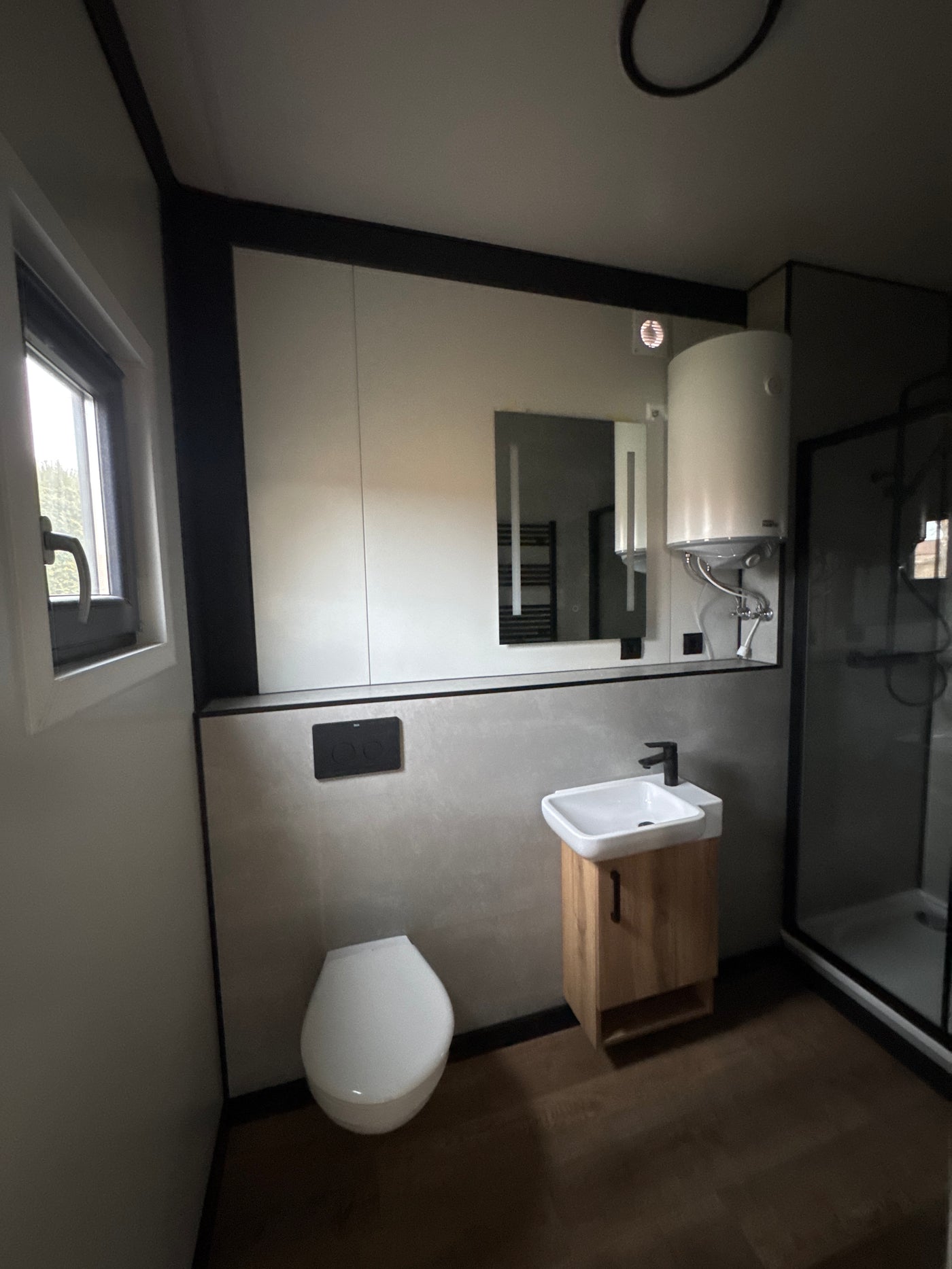 Gerealiseerde woonunit van 8 × 3,2 meter in Beinsdorp met slaapkamer, keuken en badkamer