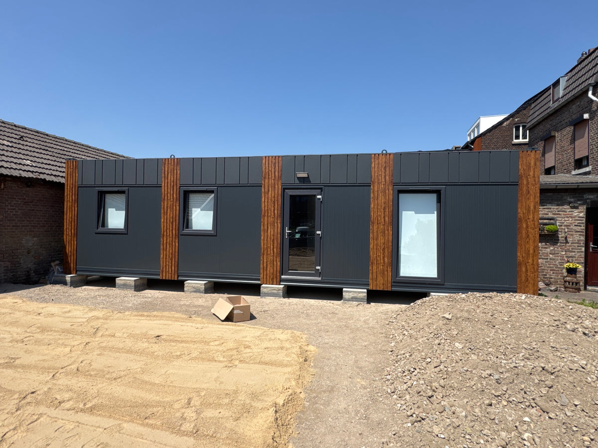 Zorgwoning van 11 × 3,2 meter geplaatst in Eijsden