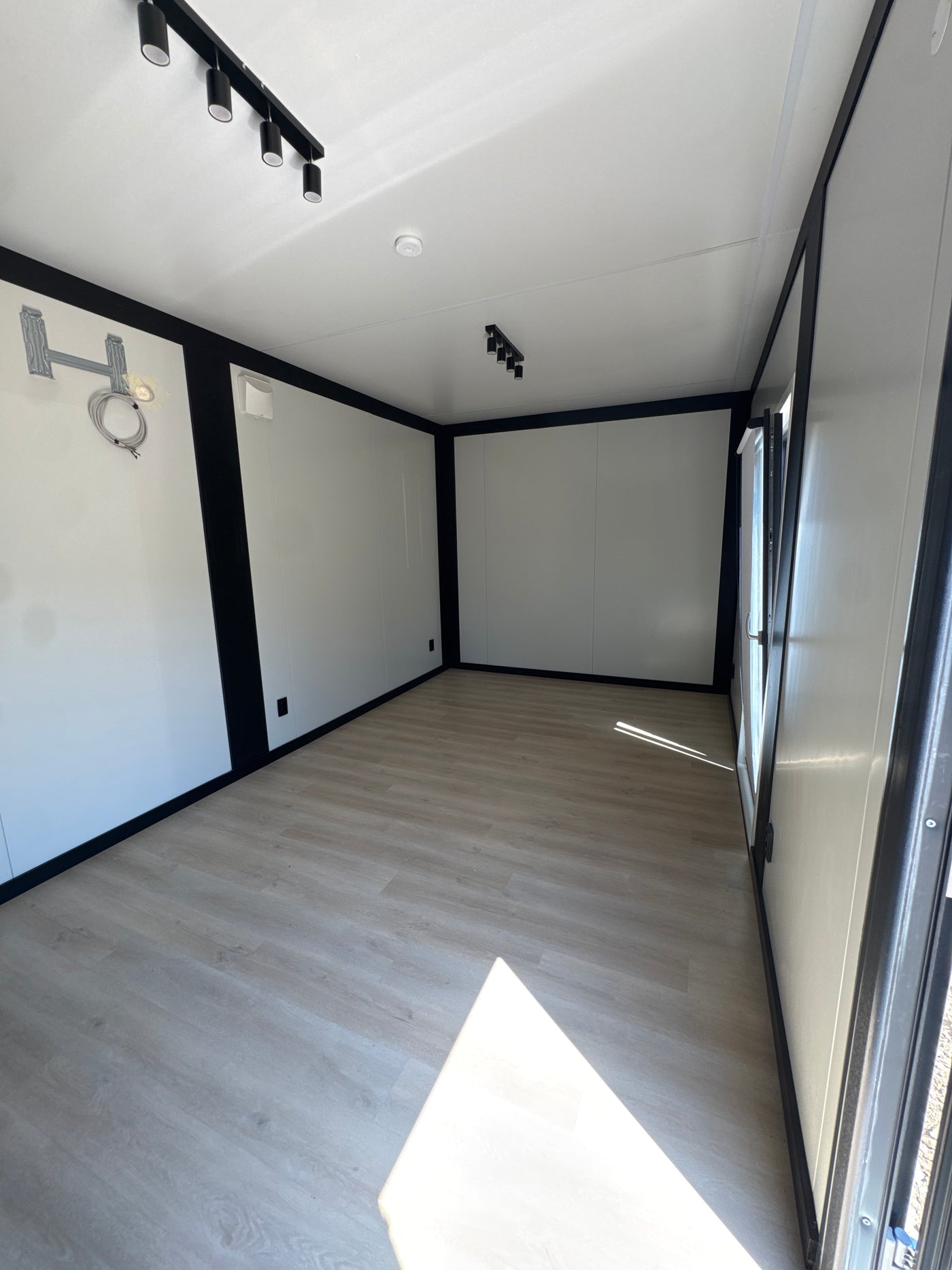 Zorgwoning van 11 × 3,2 meter geplaatst in Eijsden