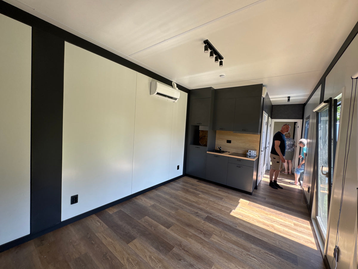 Woonunit van 13 × 3,2 meter geplaatst in Oudsbergen
