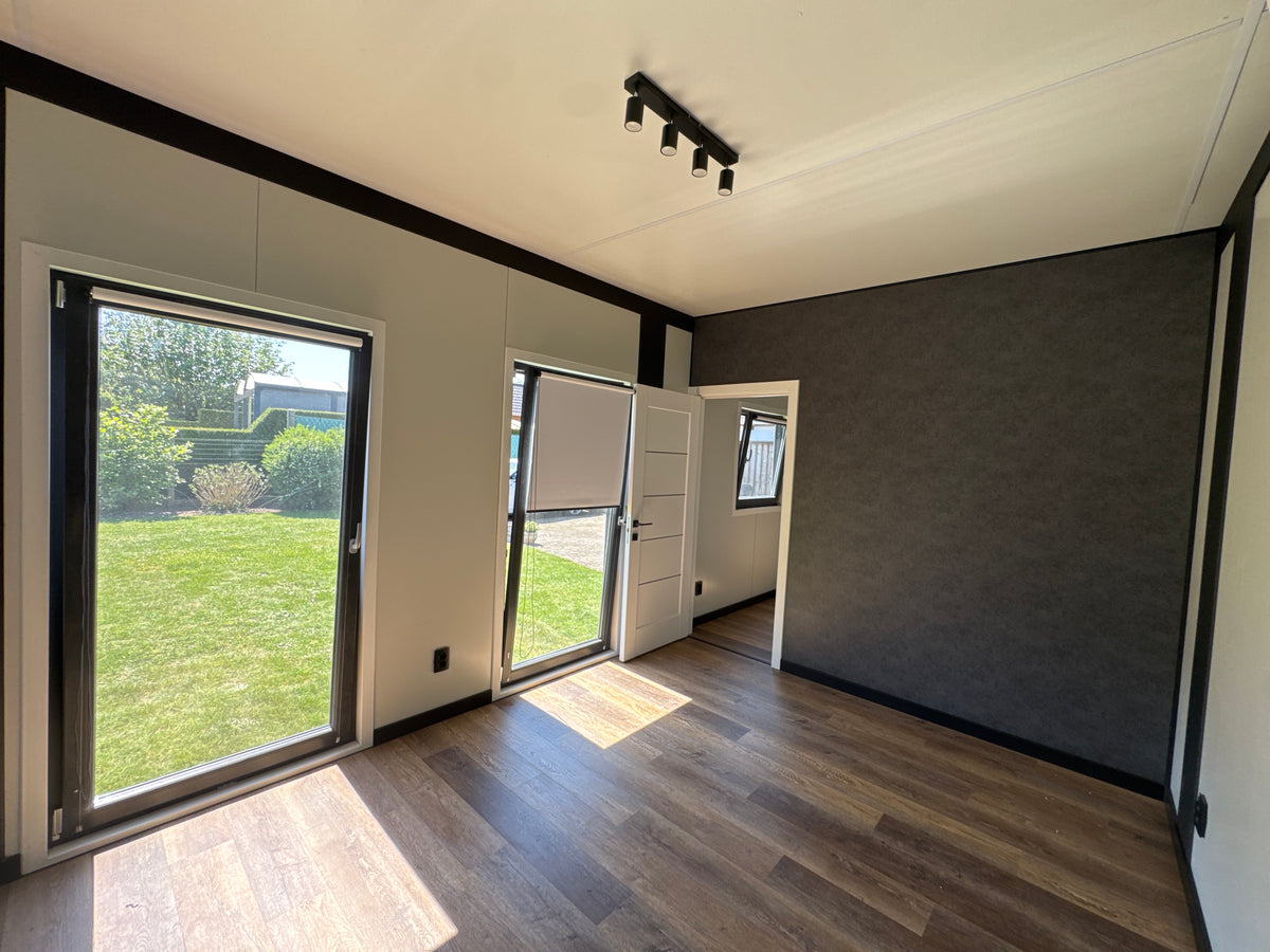 Woonunit van 13 × 3,2 meter geplaatst in Oudsbergen