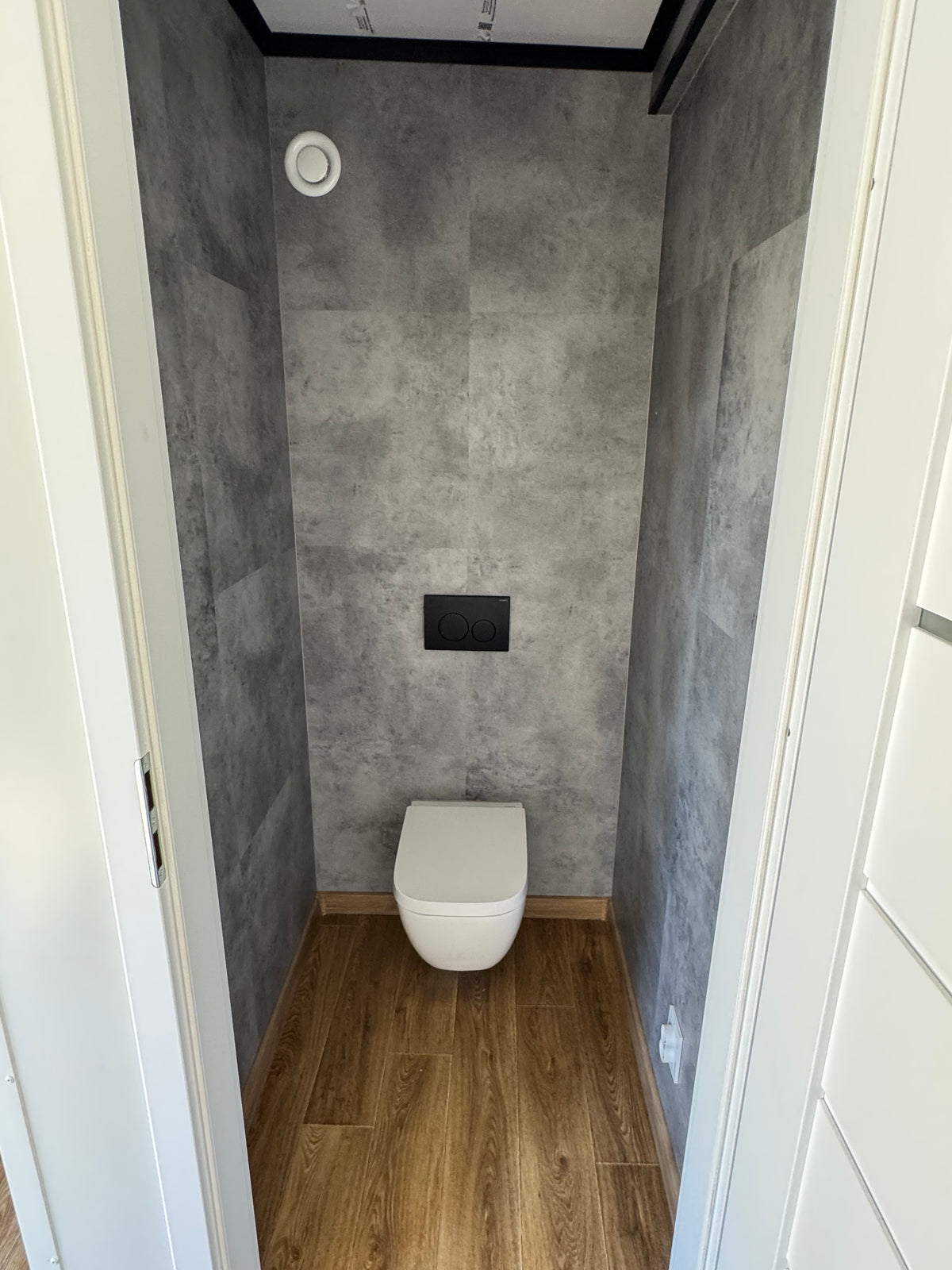 Poolhouse van 6 × 3,2 meter met houten gevel in Teteringen