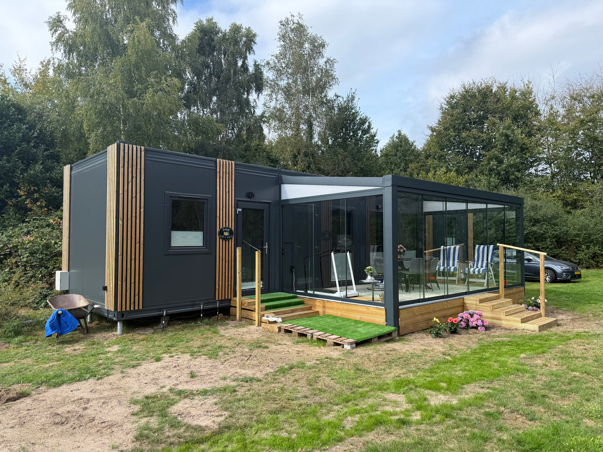 Mantelzorgwoning van 13 × 3,2 meter in Prinsenbeek