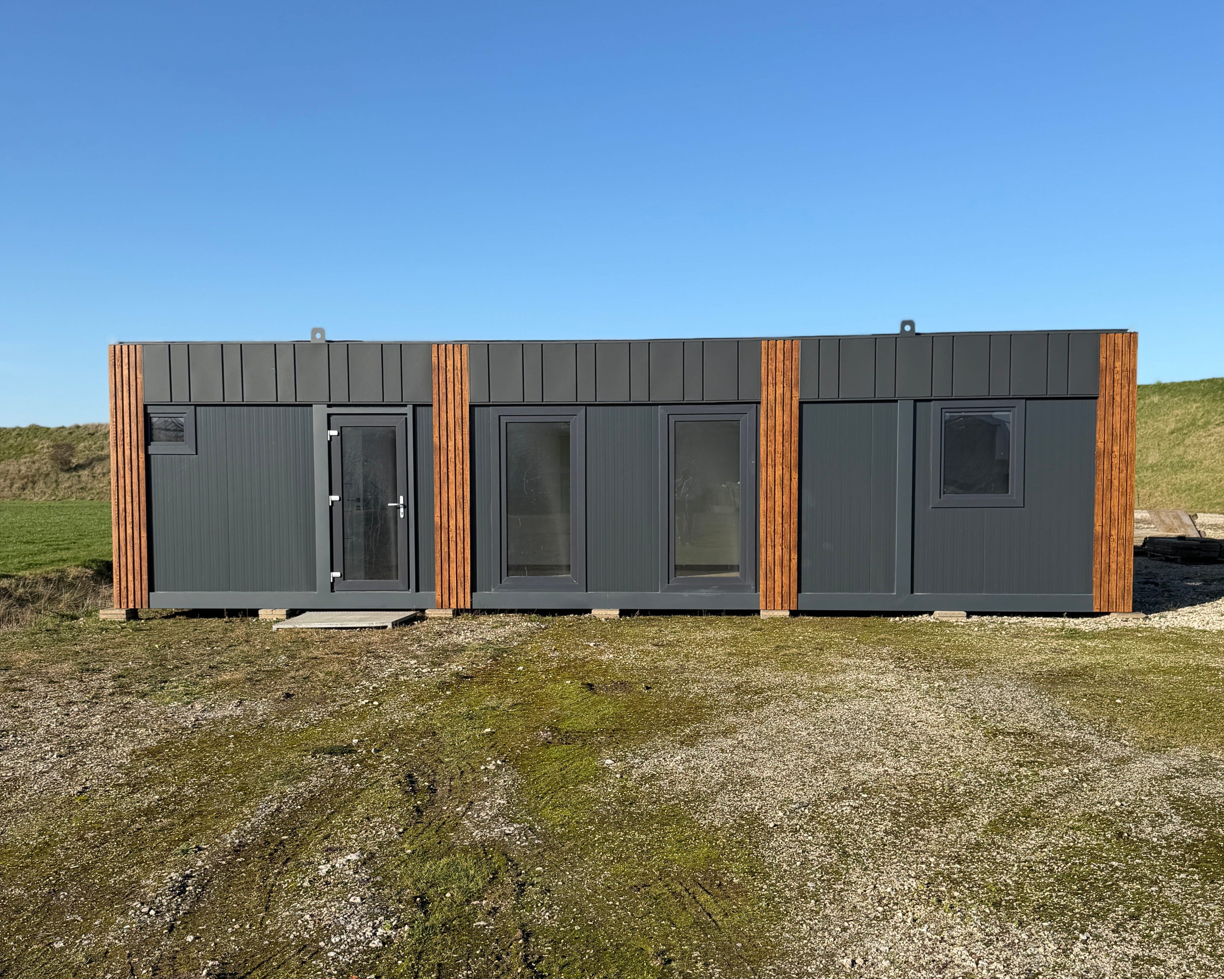 Tiny House 13x3,2m 42m2 RO - 2 Slaapkamers – Stock Units