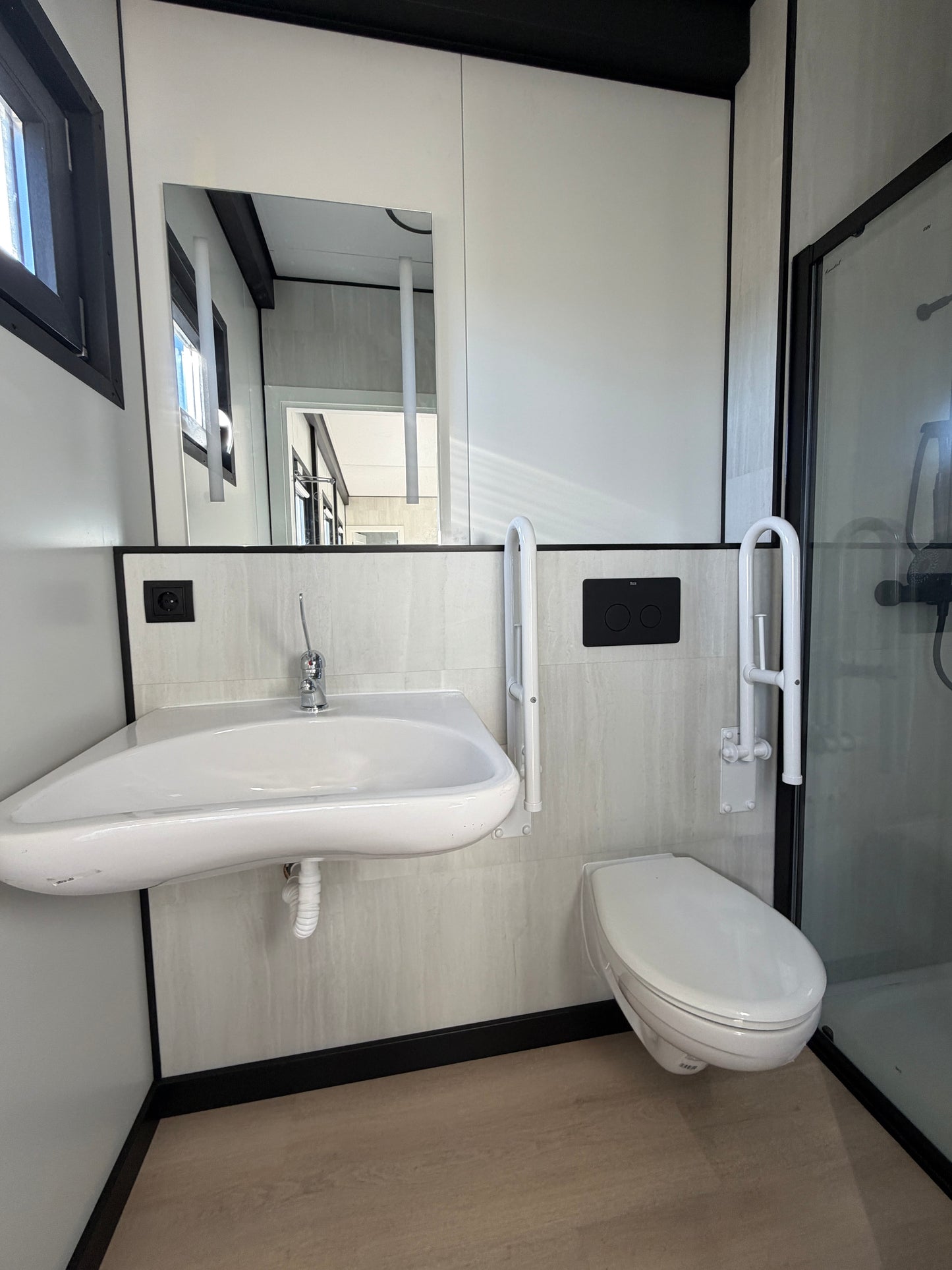 Mantelzorgwoning 11x3,2m RO 35m2 - Direct leverbaar