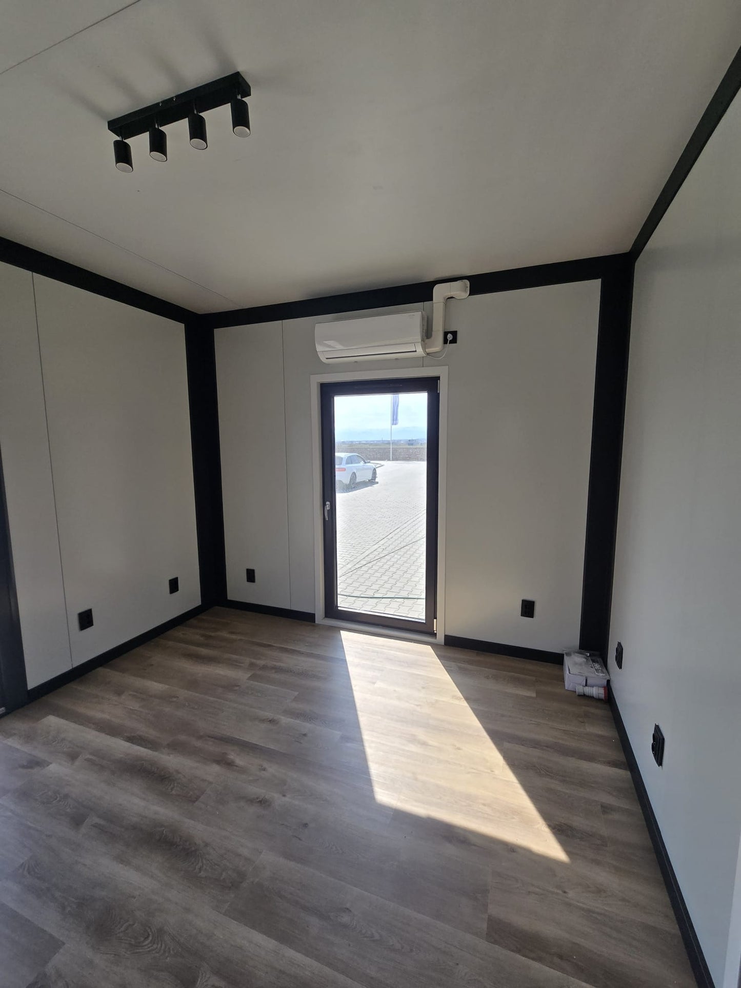 Kantoorunit 5x3,5m - Direct leverbaar