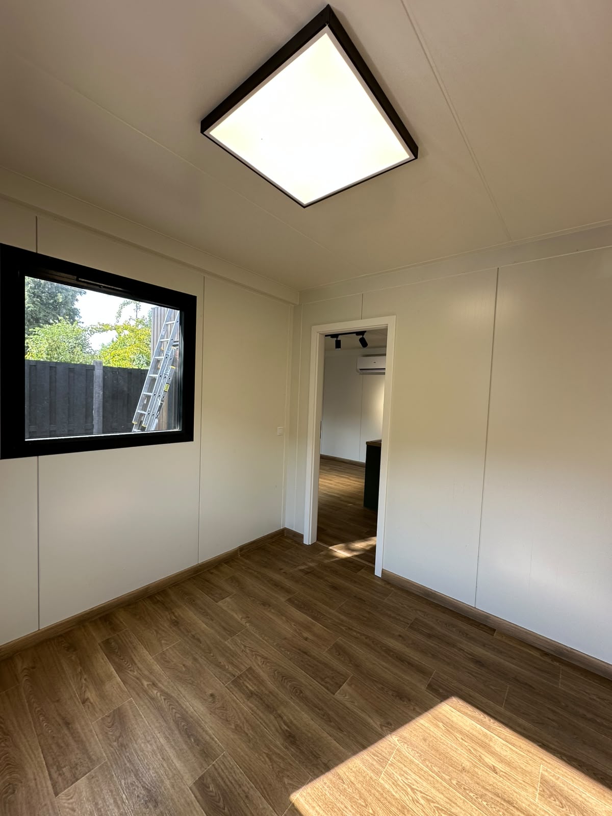Woonunit L-vorm 33m² (6x3,5 + 3x3,2m) - 1 slaapkamer - PL