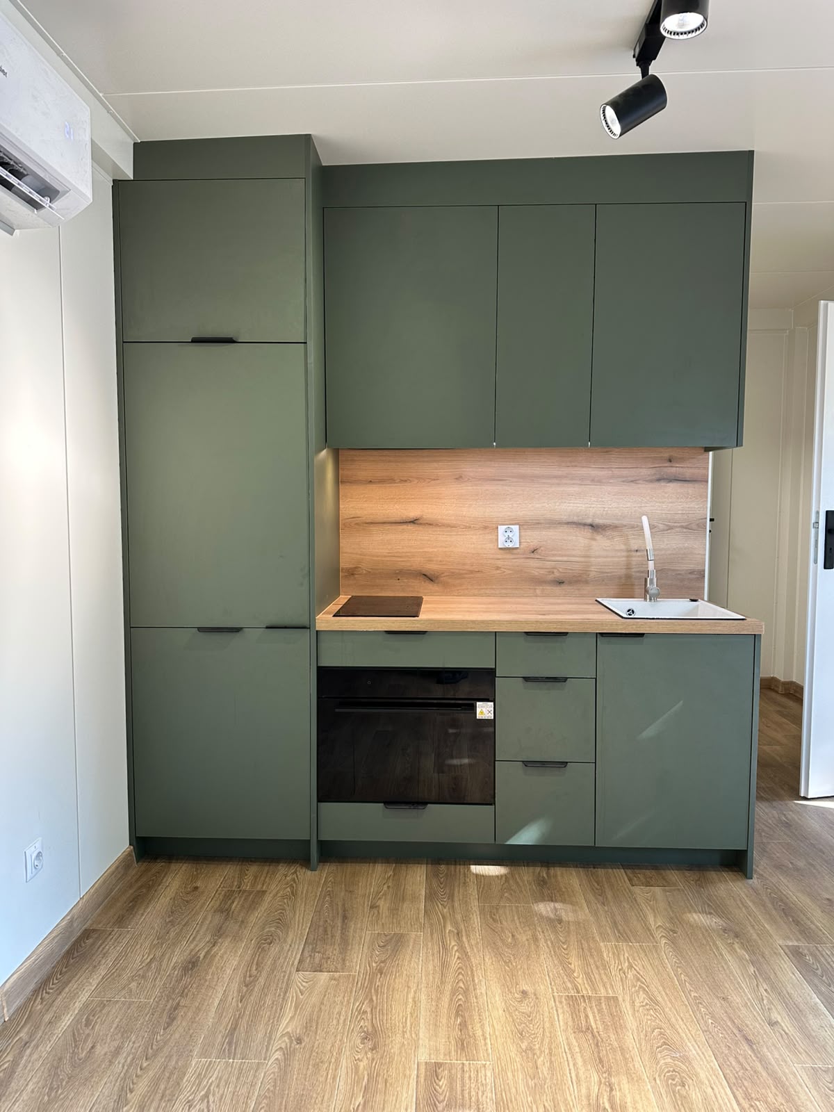 Woonunit L-vorm 33m² (6x3,5 + 3x3,2m) - 1 slaapkamer - PL