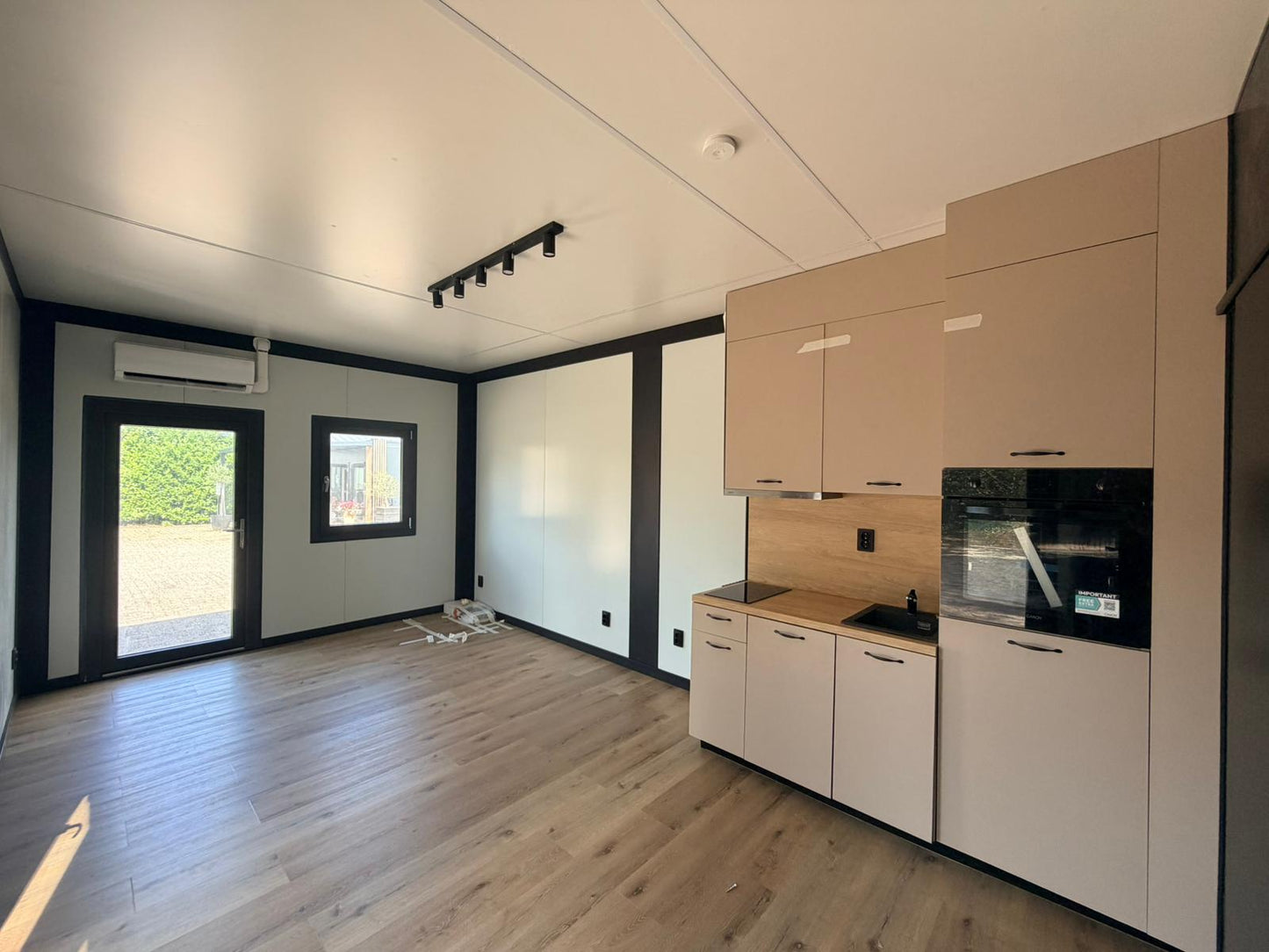 Woonunit 45,5m² (13x3,5m) - 1 slaapkamer - RO