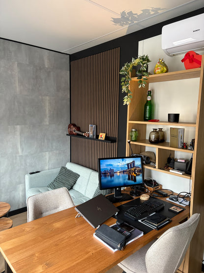 Tweedehands woonunit 26m² (8x3,2m) - 1 slaapkamer (links) - RO