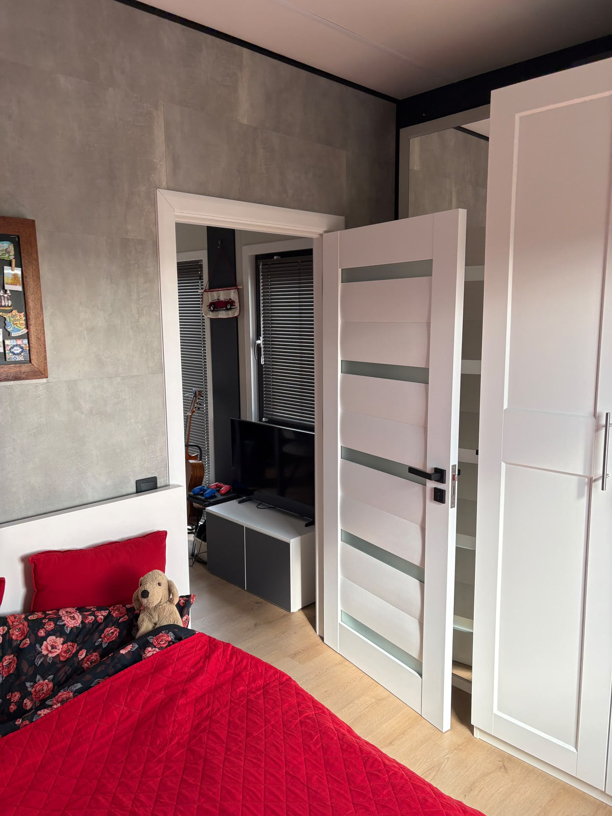 Tweedehands woonunit 26m² (8x3,2m) - 1 slaapkamer (links) - RO