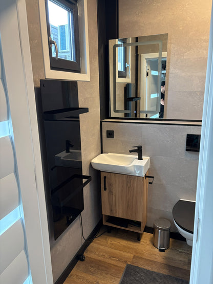 Tweedehands woonunit 26m² (8x3,2m) - 1 slaapkamer (rechts) - RO