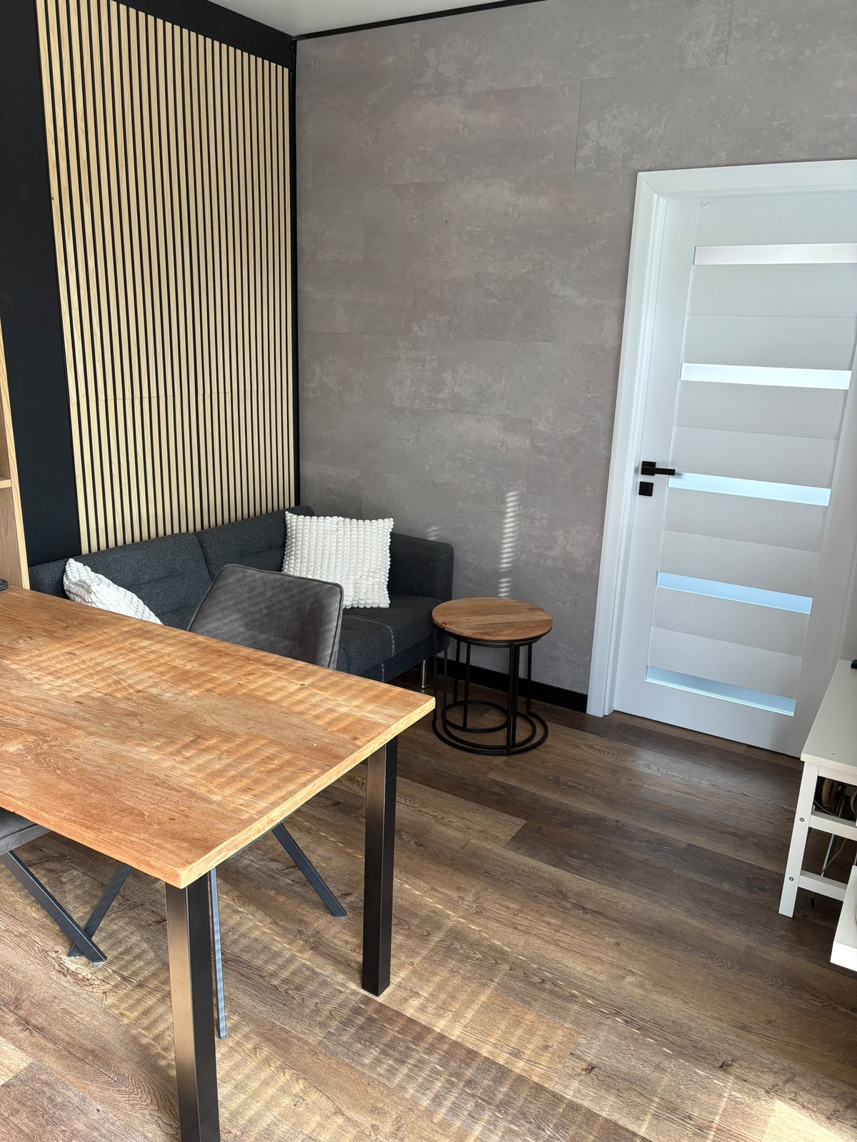 Tweedehands woonunit 26m² (8x3,2m) - 1 slaapkamer (rechts) - RO