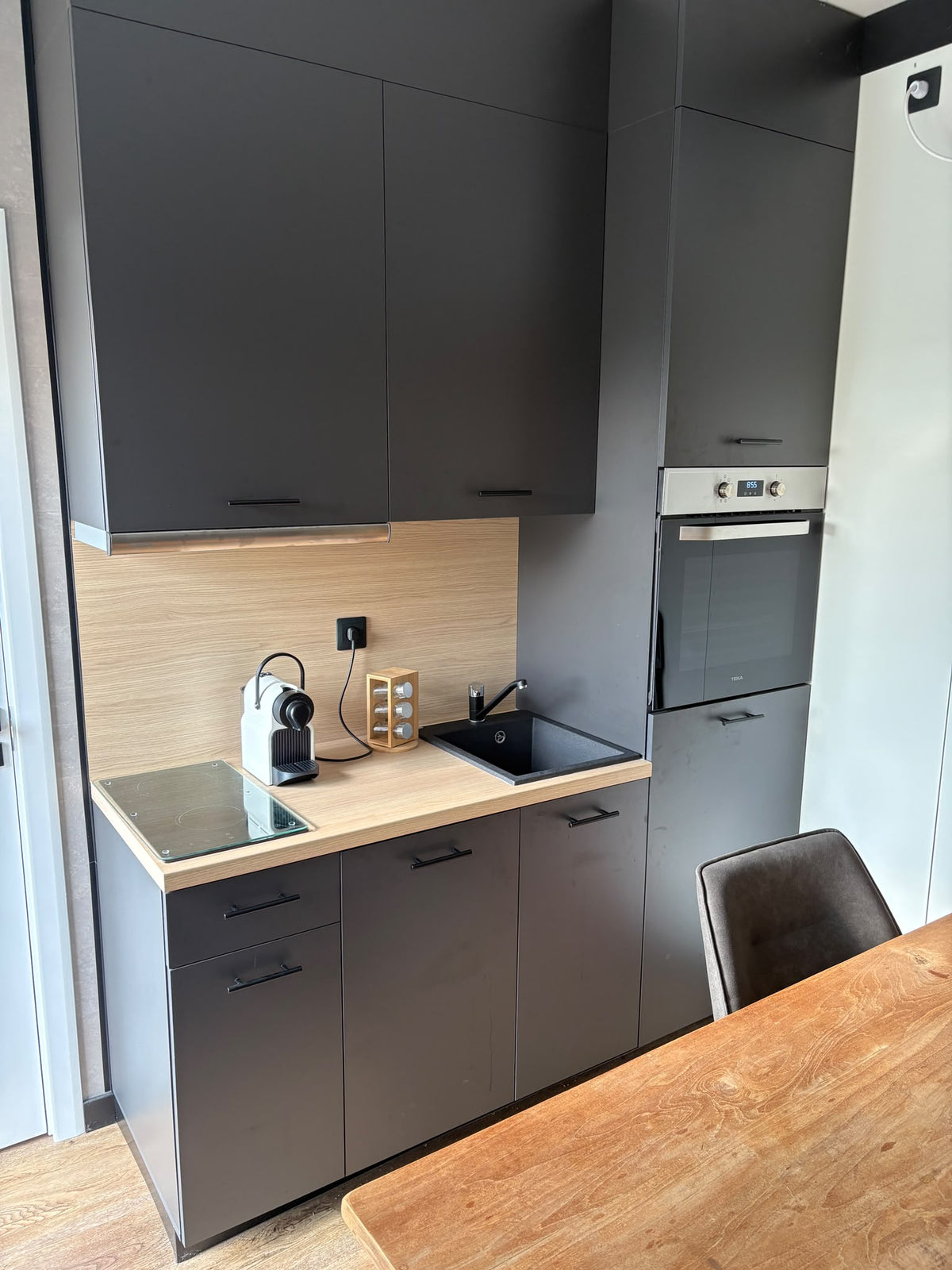Tweedehands woonunit 26m² (8x3,2m) - 1 slaapkamer (rechts) - RO