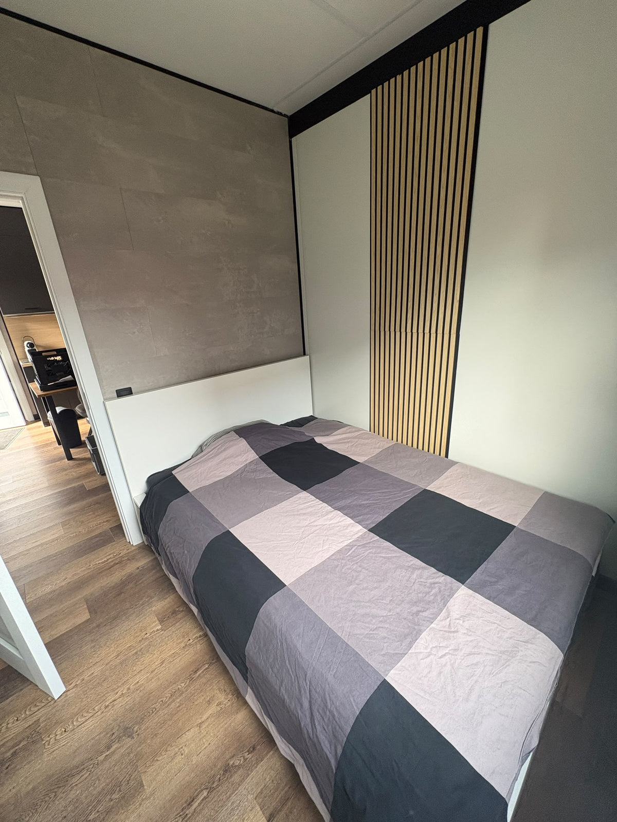 Tweedehands woonunit 26m² (8x3,2m) - 1 slaapkamer (rechts) - RO