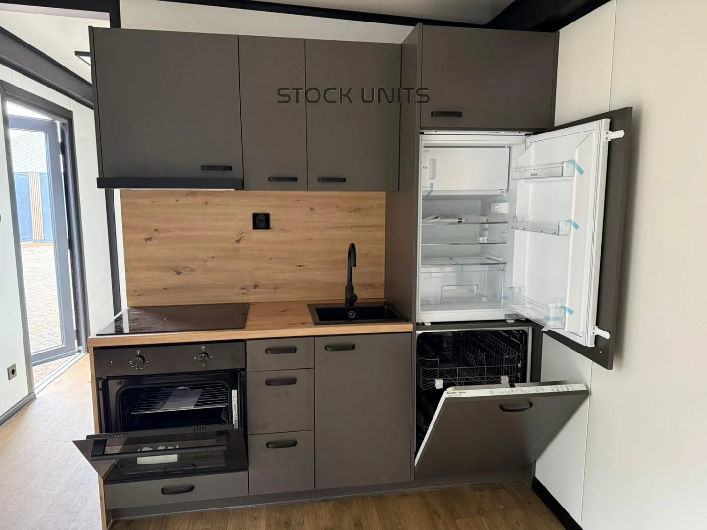 Containerwoning 13x3,2m 42m2 - 1 slaapkamer (PL) - Direct leverbaar