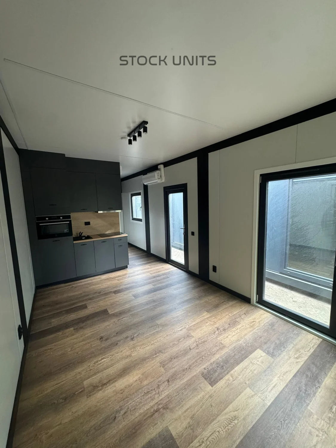 Containerwoning RO 11x3,2m - 1 slaapkamer - Direct leverbaar