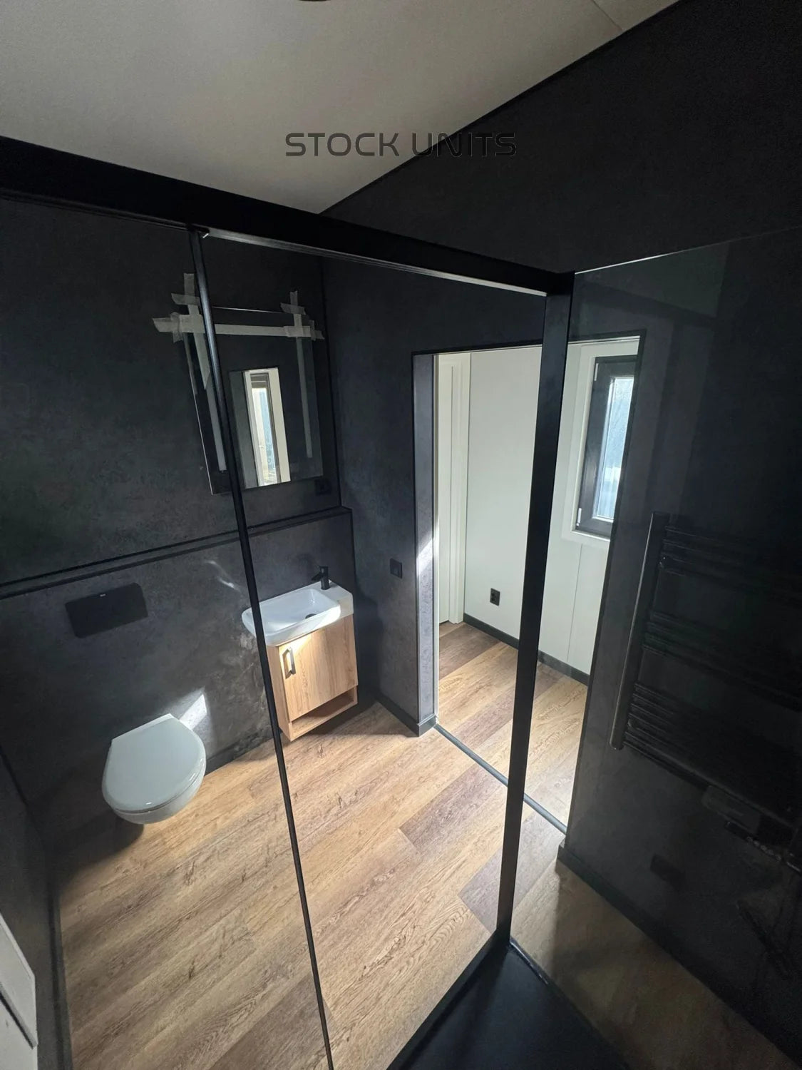 Containerwoning RO 11x3,2m - 1 slaapkamer - Direct leverbaar
