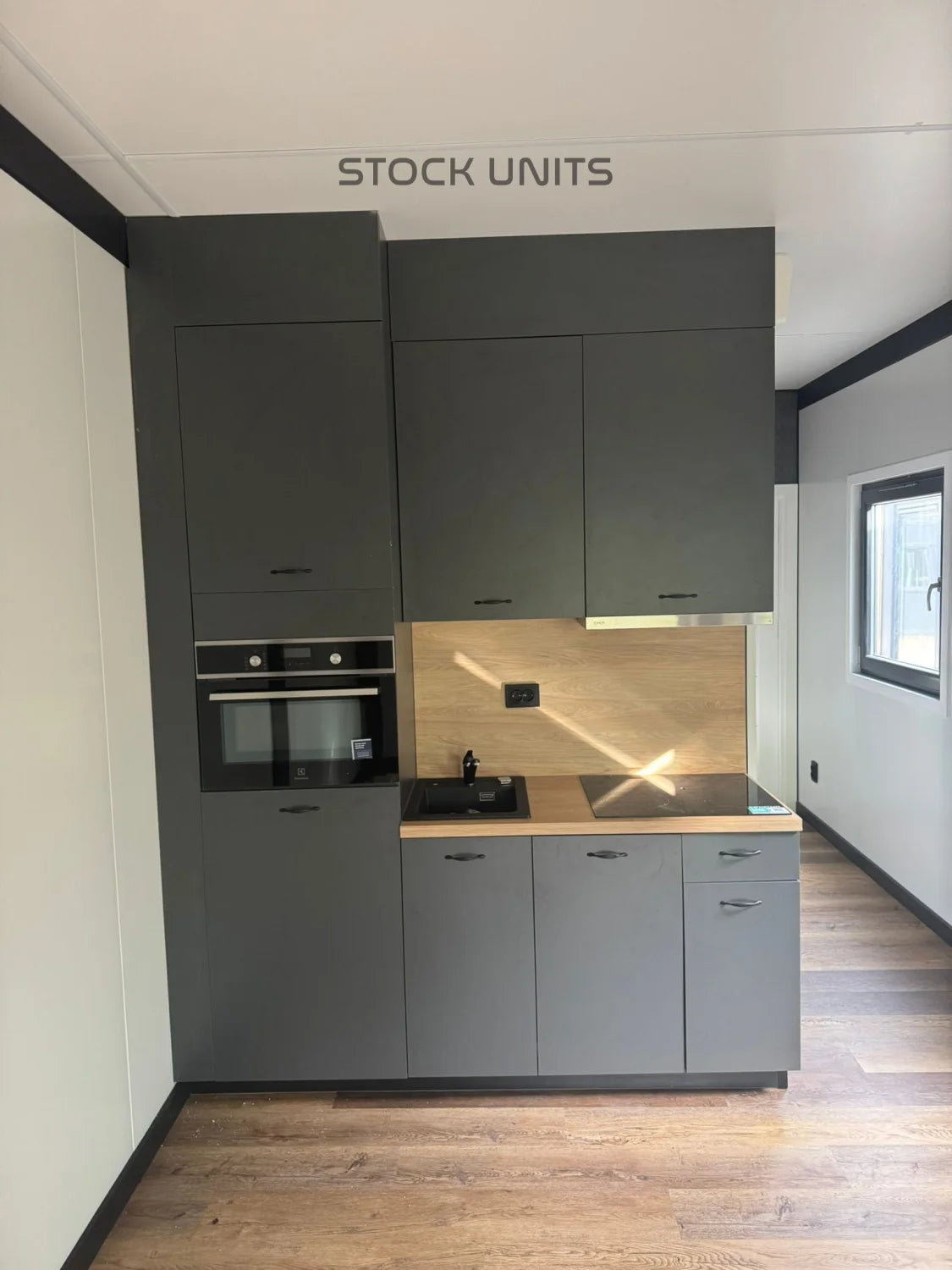 Containerwoning RO 11x3,2m - 1 slaapkamer - Direct leverbaar