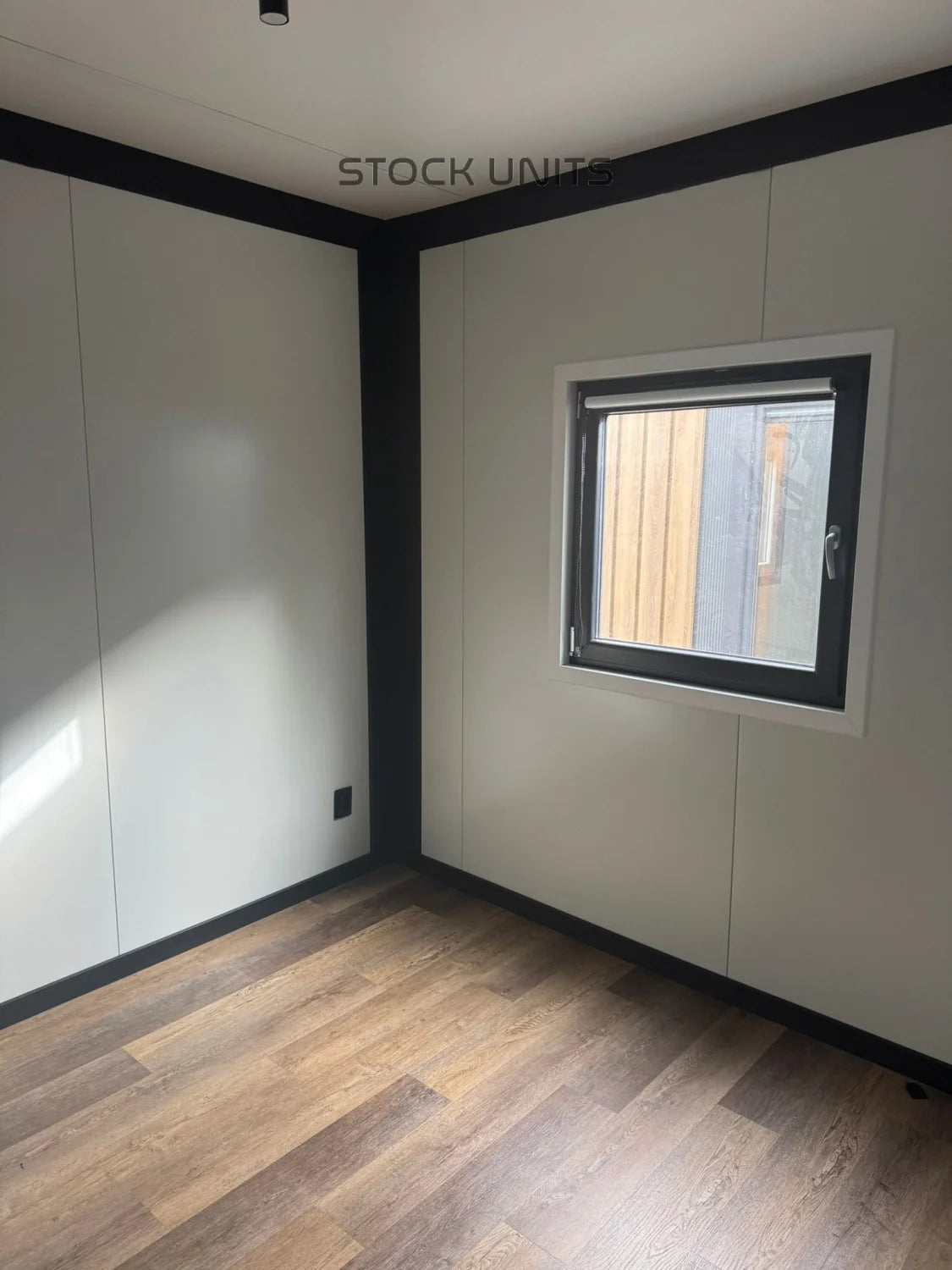 Containerwoning RO 11x3,2m - 1 slaapkamer - Direct leverbaar