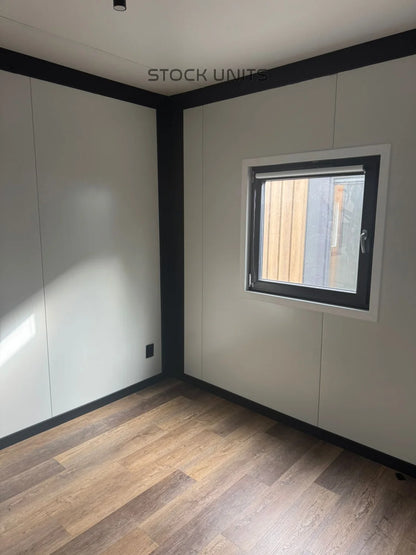 Containerwoning RO 11x3,2m - 1 slaapkamer - Direct leverbaar