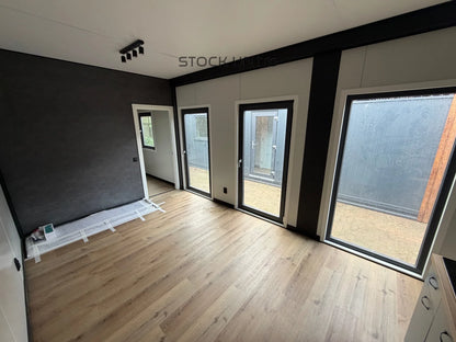 Gastenverblijf 13x3,2m RO - 2 Slaapkamers - Direct leverbaar