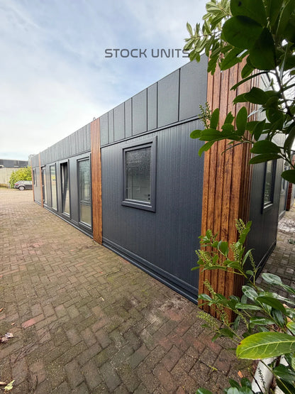 Gastenverblijf 13x3,2m RO - 2 Slaapkamers - Direct leverbaar