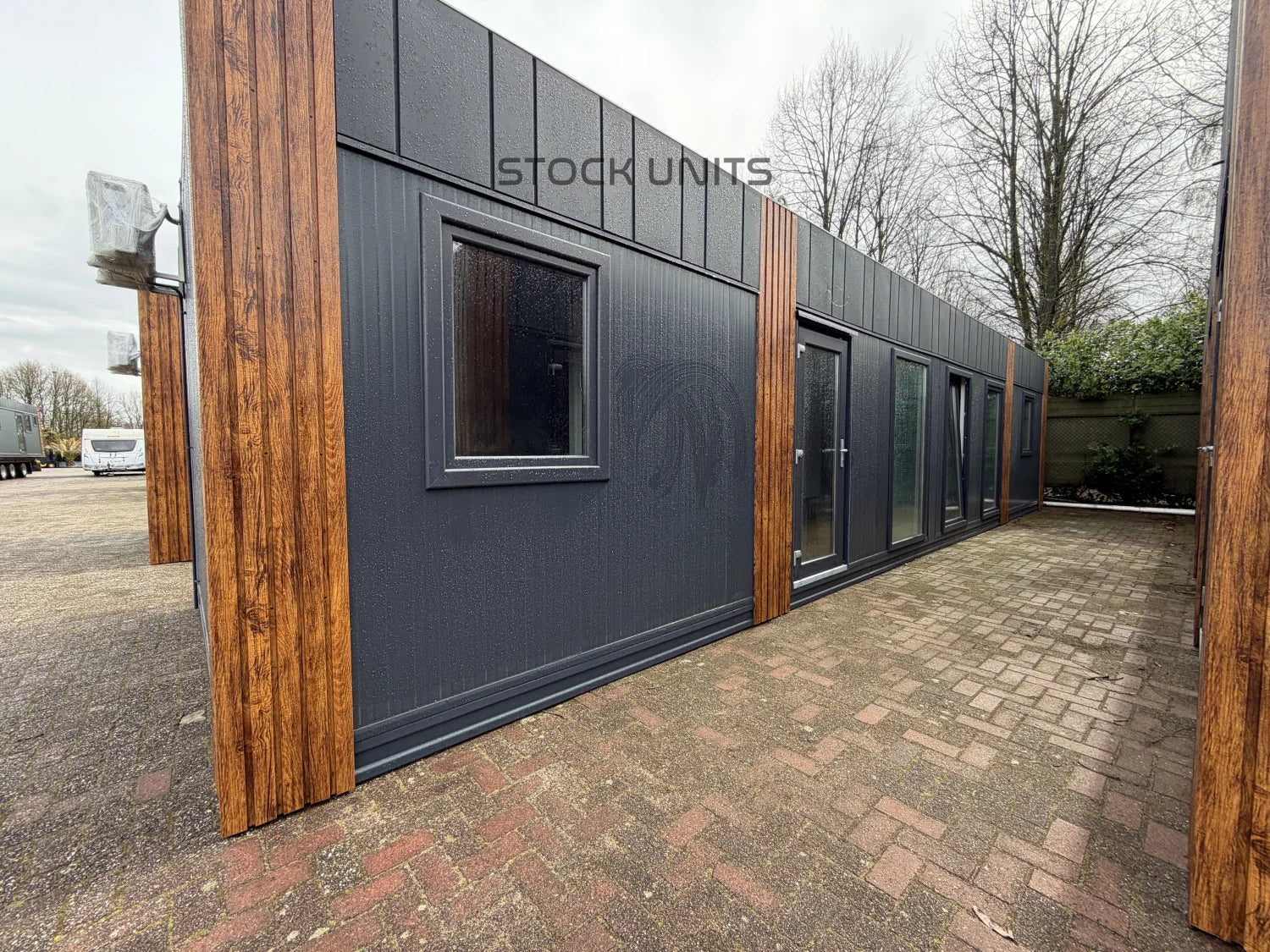 Gastenverblijf 13x3,2m RO - 2 Slaapkamers - Direct leverbaar